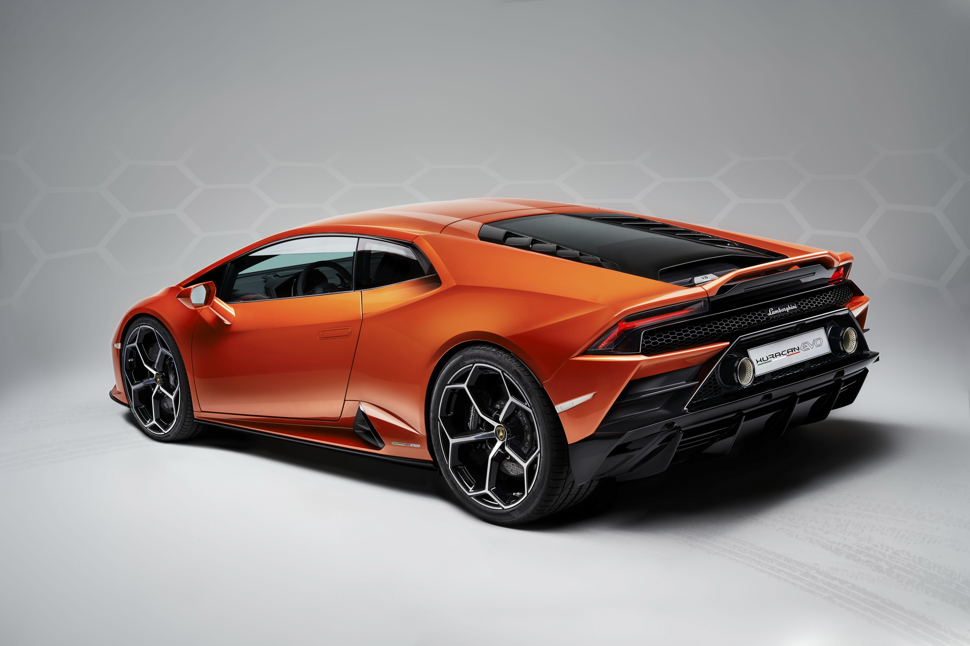 2020 lamborghini huracan evo gallery 14 2020 Lamborghini Huracan EVO Breaks Cover With 640PS, Rear-Wheel Steering