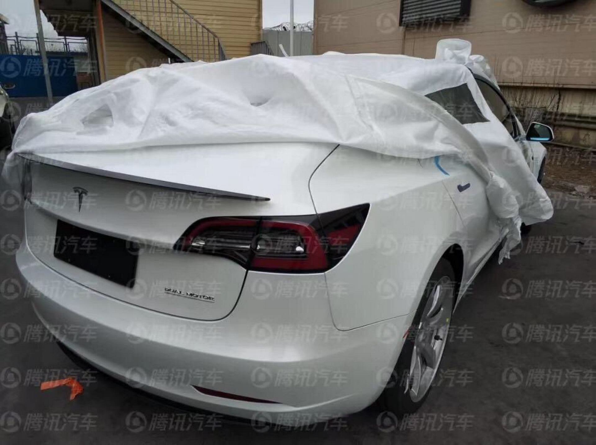 Tesla Model 3 China 2 Tesla’s China Edition Model 3 Performance Has A Special Set Of Wheels