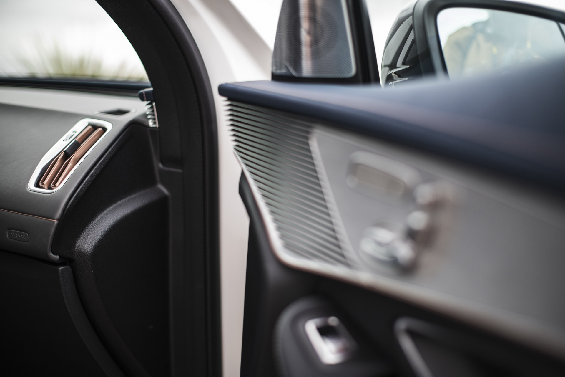 2020-Mercedes-EQC-72 Mercedes Maps Its Present (EQC) And Future (Urbanetic) At CES