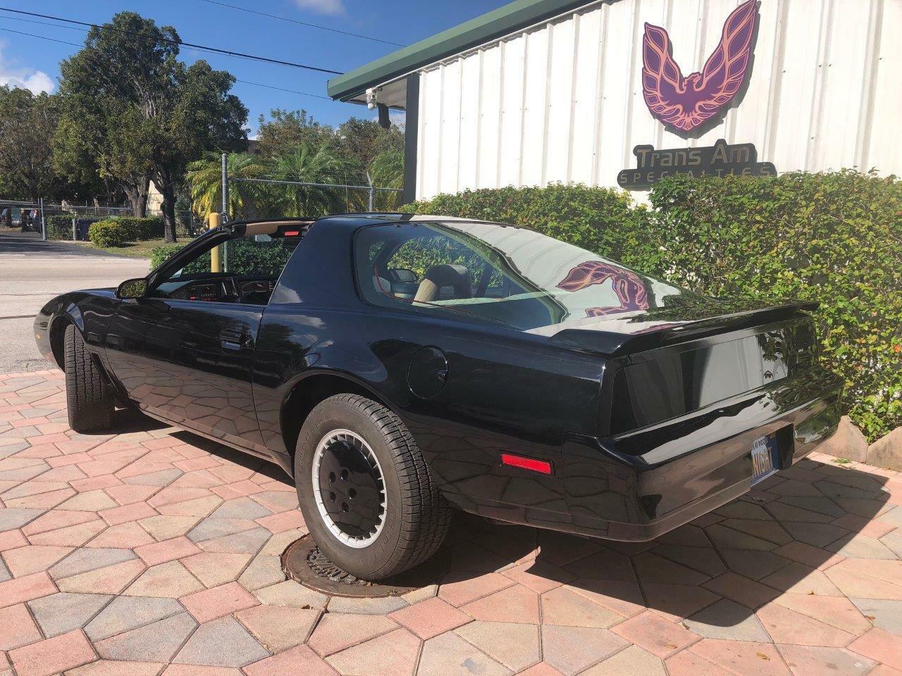 pontiac trans am kitt ebay 4 Hoff-Autographed 1983 KITT Replica Is Very Accurate, Costs $60K