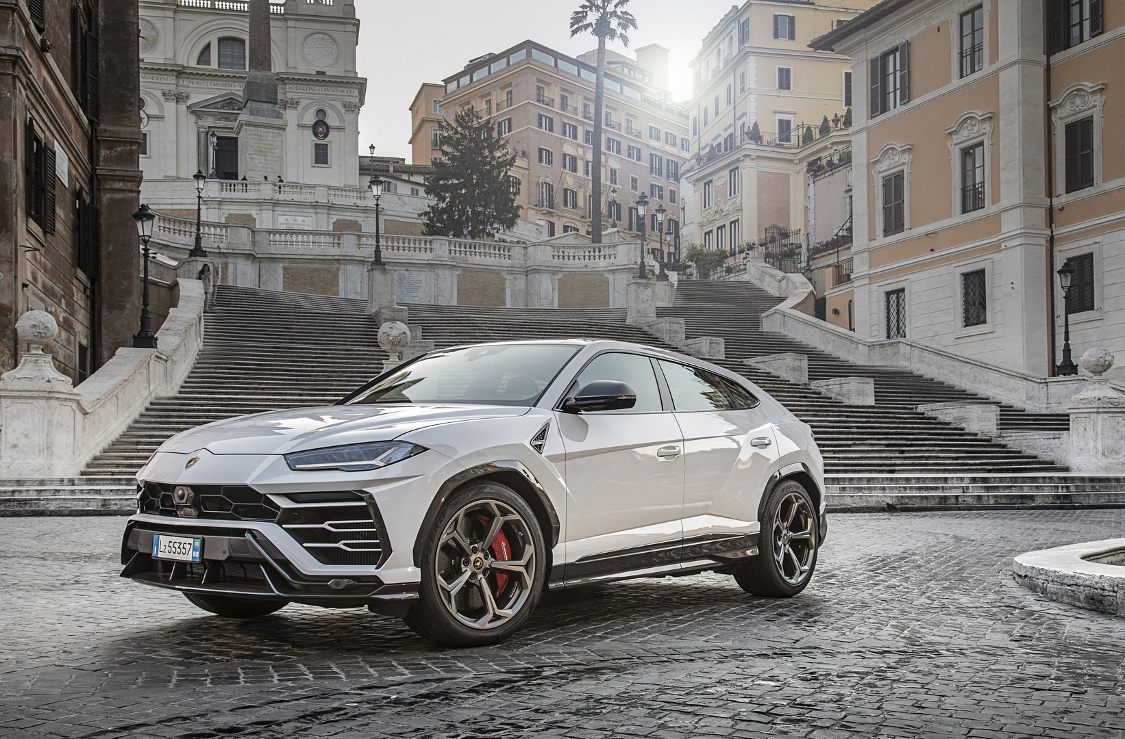 lamborghini urus 1 Lamborghini CEO Says They’ll Cap Production To 8,000 Units Next Year