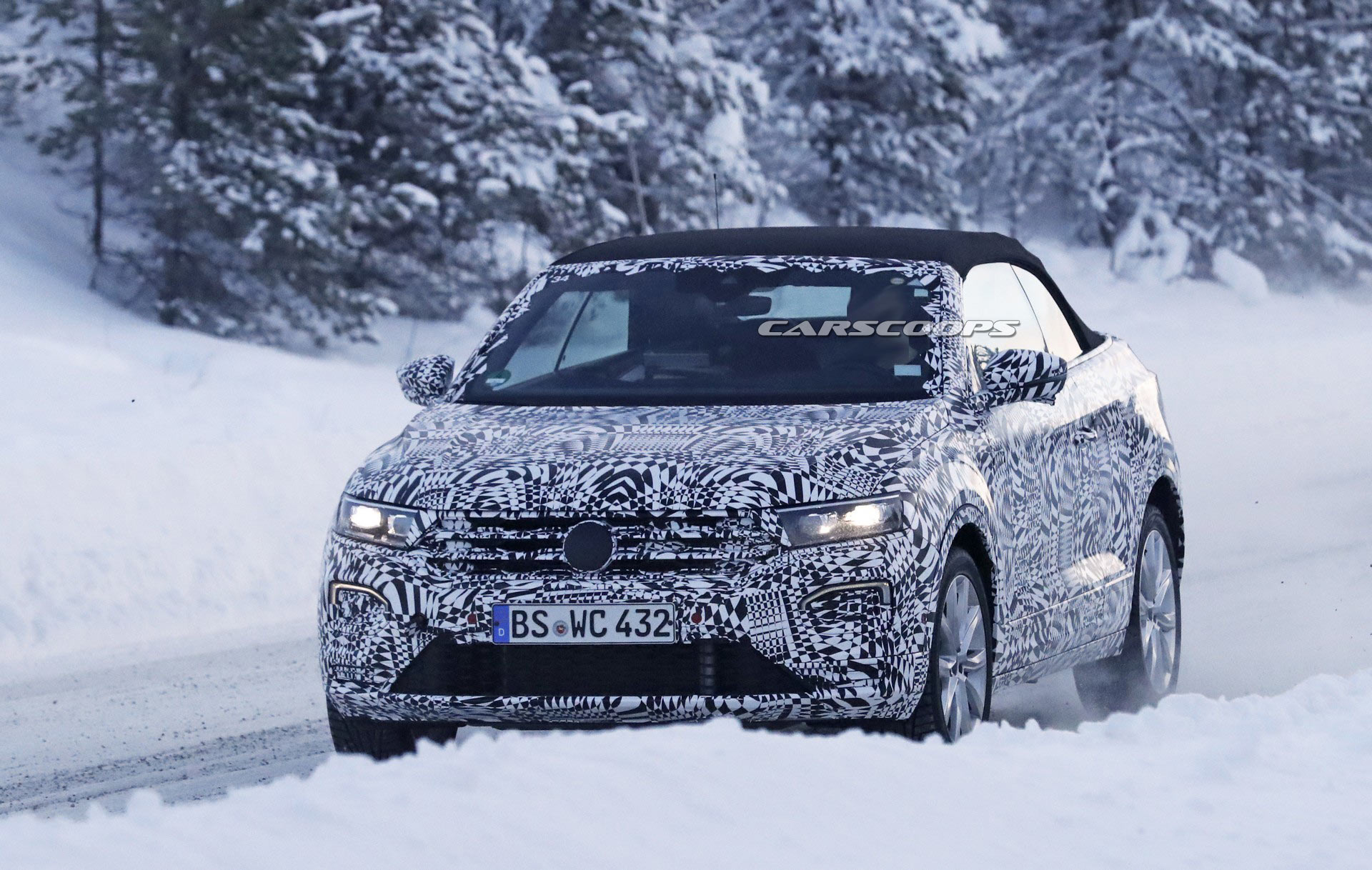 VW-T-ROC-Convertible-1 2020 VW T-Roc Convertible Is The Golf Cabriolet For The Crossover Era