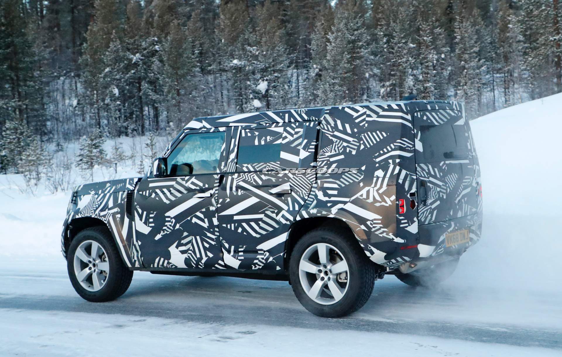 2020 Land Rover Defender 110 spy shots 18 2020 Land Rover Defender Interior Revealed In Leaked Image