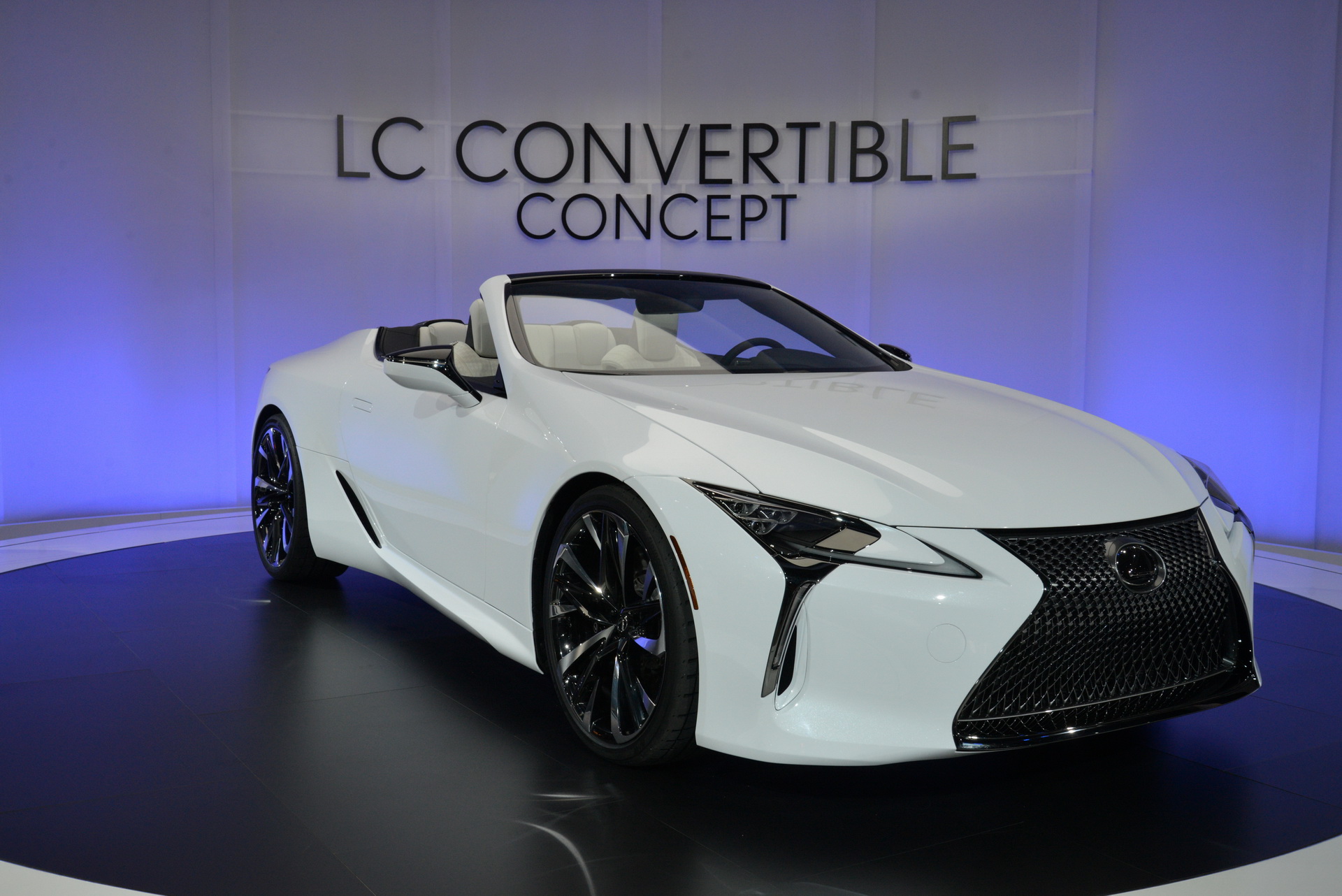 lexus lc convertible concept naias livepics 5 Lexus LC Convertible: A Sexy Soft Top That’s A Concept In Name Only
