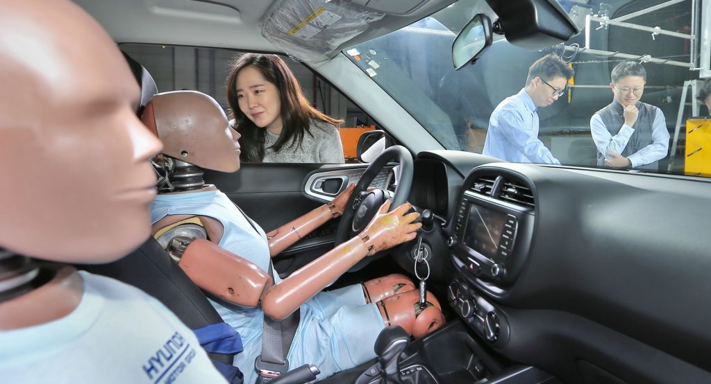 World’s First Multi-Collision Airbag System Revealed By Hyundai