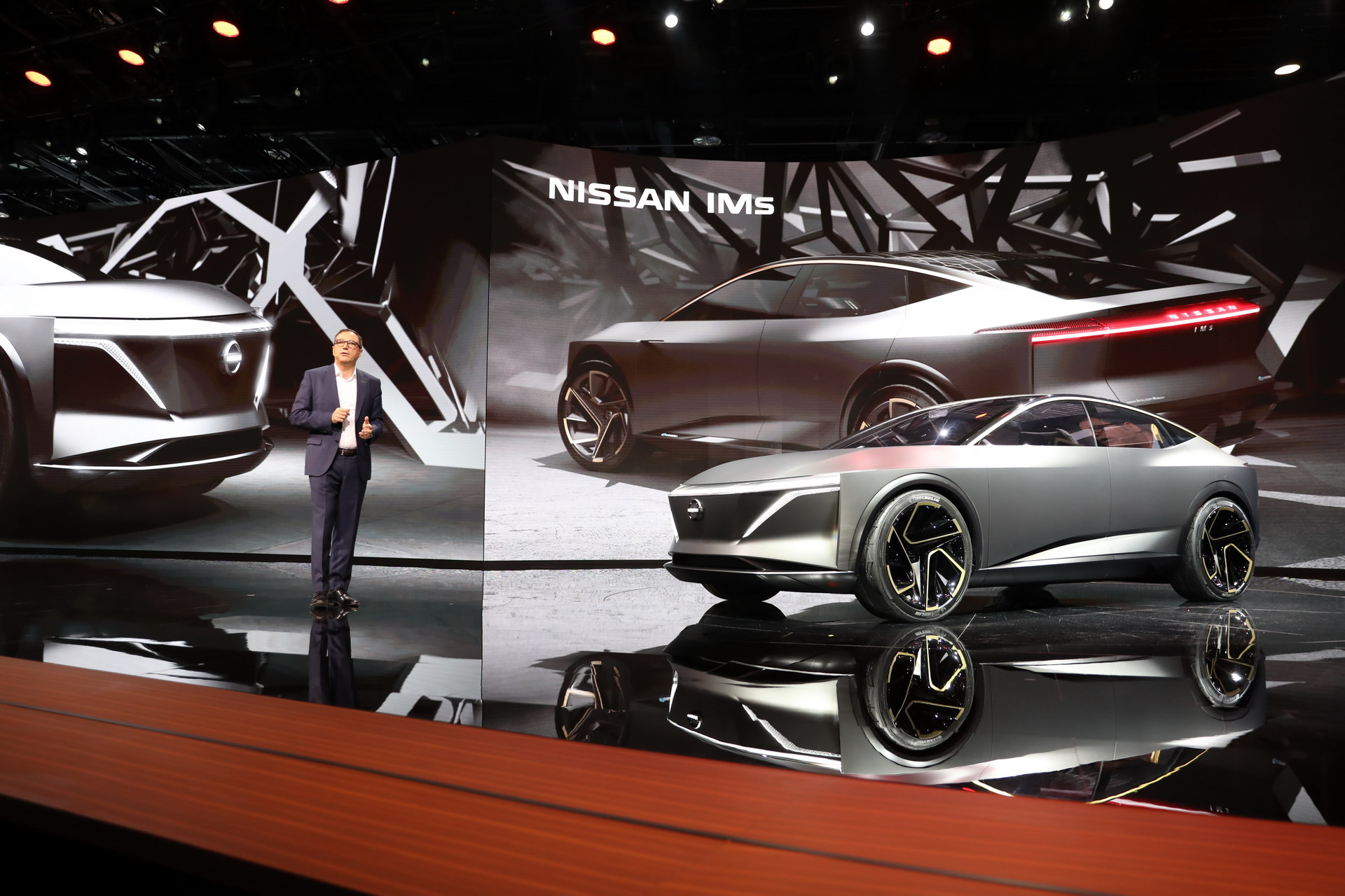 Nissan IMs Concept 18 Nissan IMs Concept Re-Imagines Sedan As An Electric Crossover To Save It From Extinction