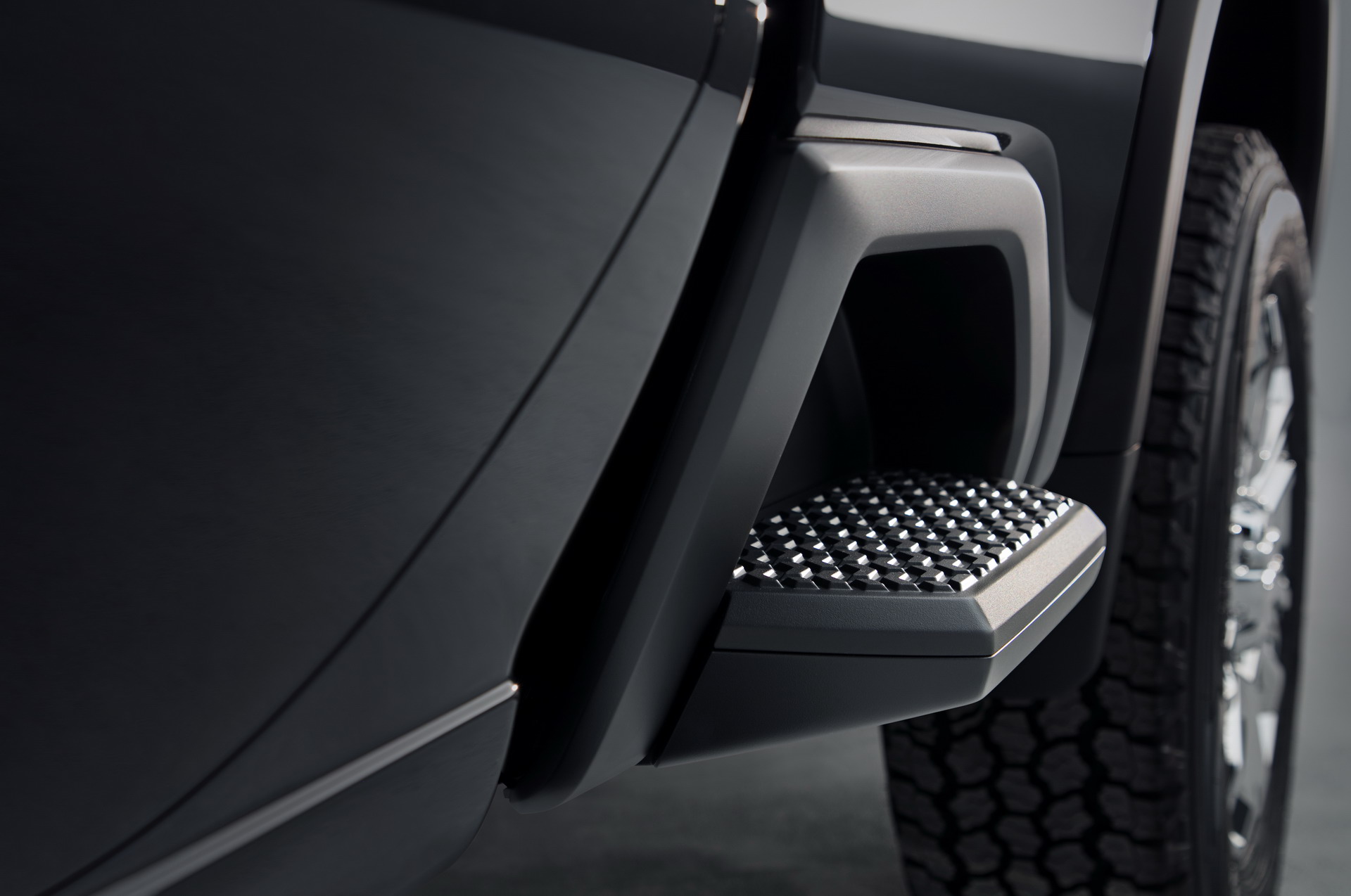 2020 GMC Sierra 500HD 13 2020 GMC Sierra HD Has Brains, Brawn And 15 Cameras That Let You See Through Its Trailer