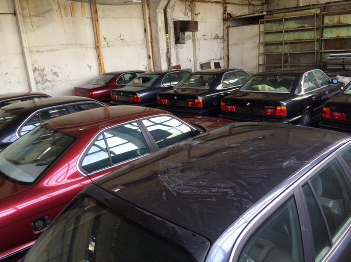 BMW-E34-5-Series-Bulgaria-13 Nearly A Dozen Brand New BMW E34 5-Series Were Discovered In An Abandoned Warehouse