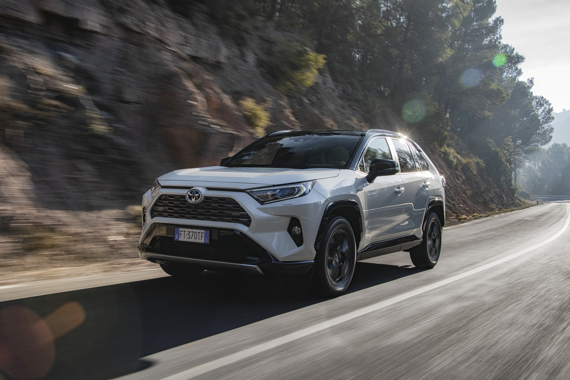 2019-Toyota-RAV4-Hybrid-83 Toyota Details Euro-Spec 2019 RAV4 Hybrid In Massive New Gallery