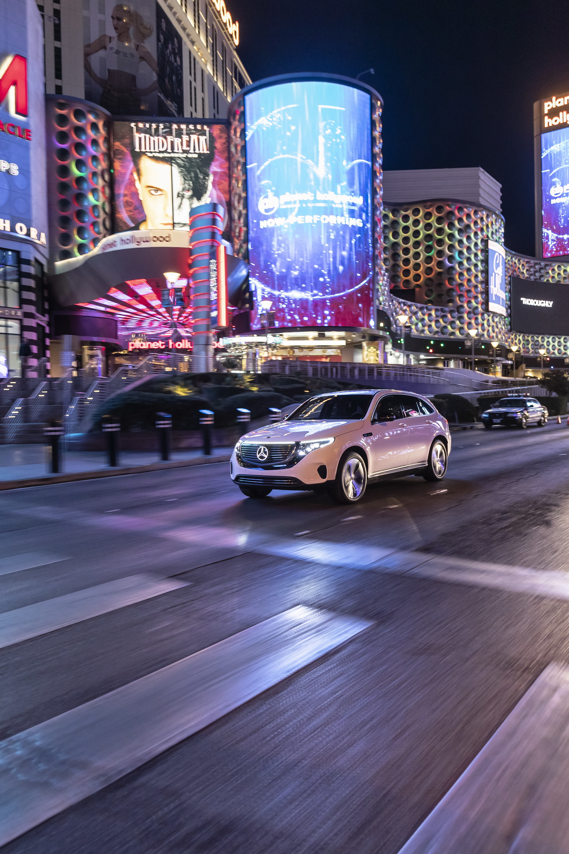 2020-Mercedes-EQC-15 Daimler Boss Expresses Brexit Concerns After Profit Drop