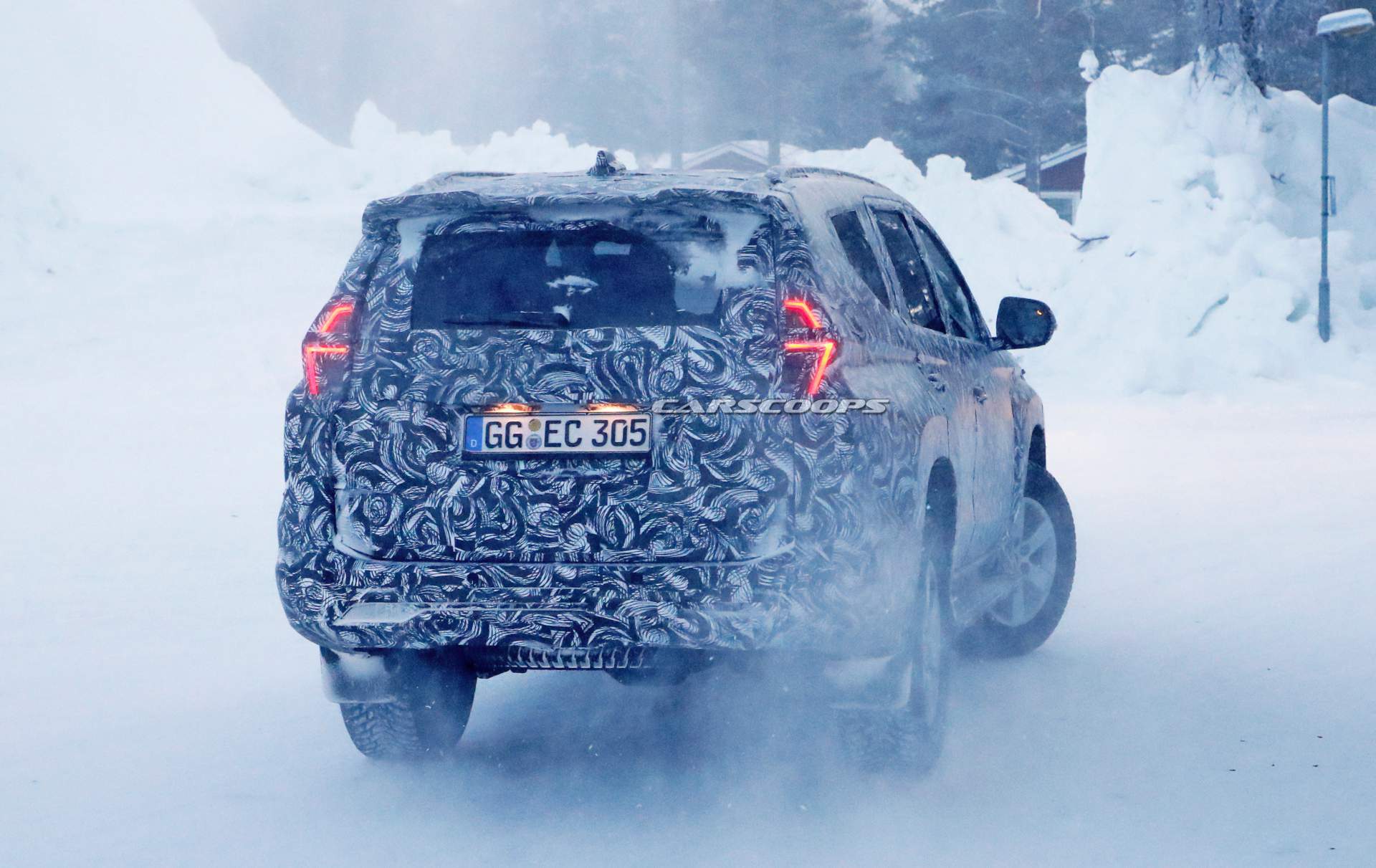 2020 Mitsubishi Pajero Sport facelift spy shots 26 2020 Mitsubishi Pajero Sport Shows Updated Face Ahead Of July 25 Reveal