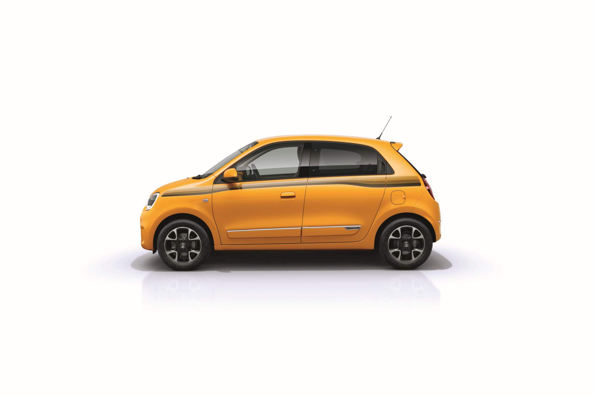 2019 - Nouvelle Renault TWINGO Renault Twingo Gets Subtle Facelift, New 1.0L Engine For 2019MY (Live Pics)