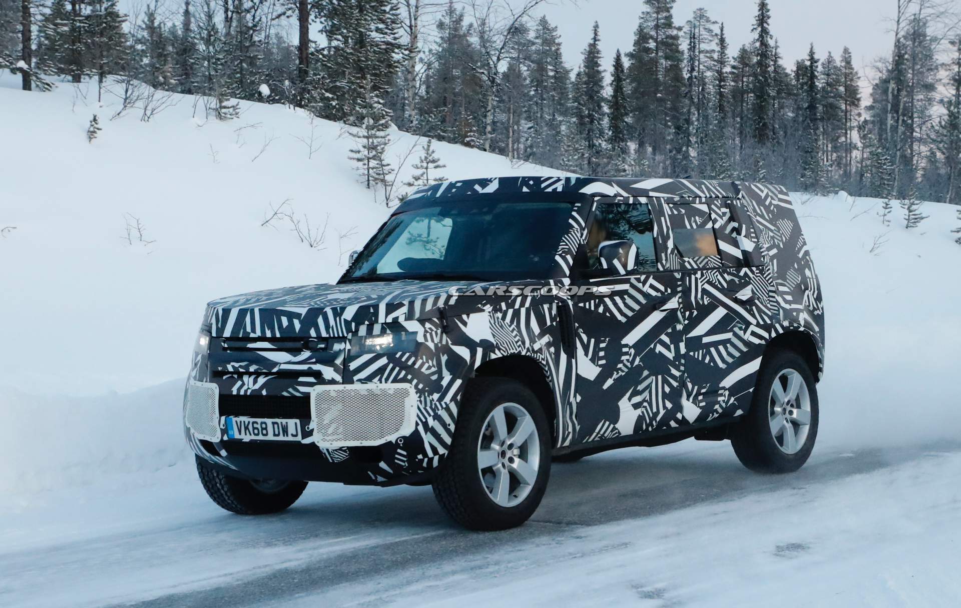 2020 Land Rover Defender 110 spy shots 14 2020 Land Rover Defender Interior Revealed In Leaked Image