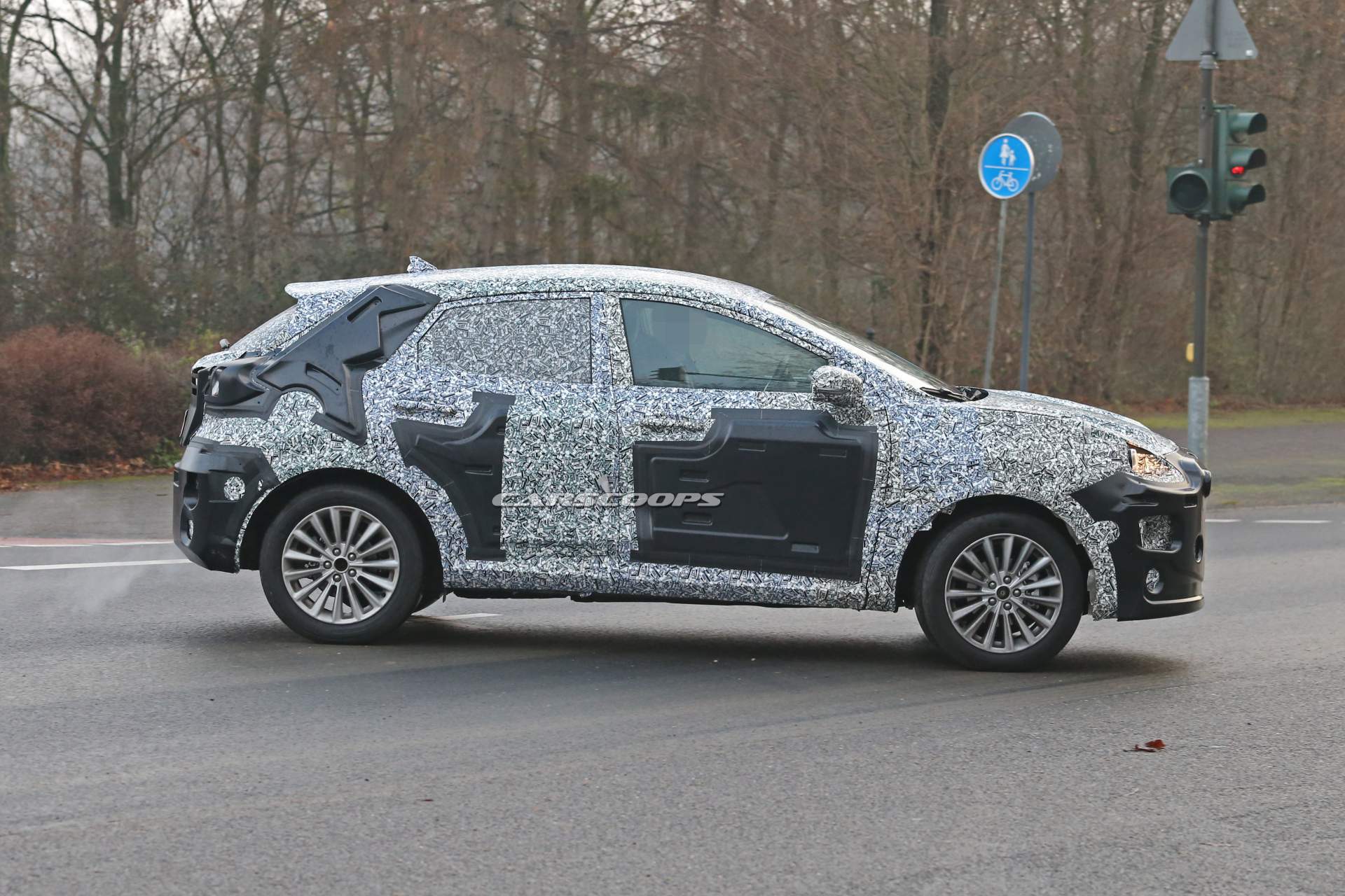 Ford Fiesta-based SUV prototype spy shots 10 New Ford Fiesta-Based SUV Will Replace EcoSport, Could Be Called Puma