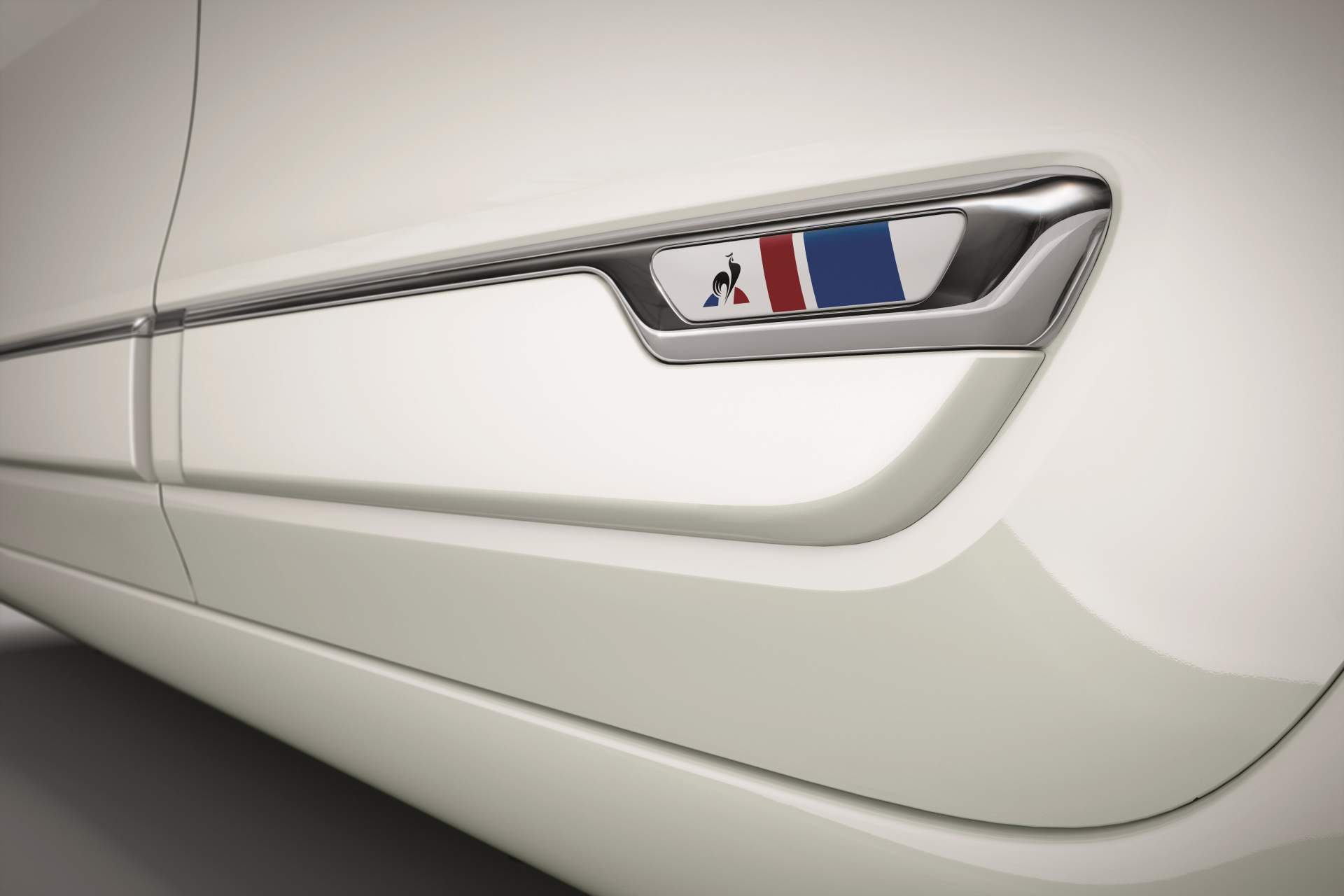 2019 - Nouvelle Renault TWINGO Série Limitée Le Coq Sportif 2019 Renault Twingo Puts On “Le Coq Sportif” Sportswear Attire