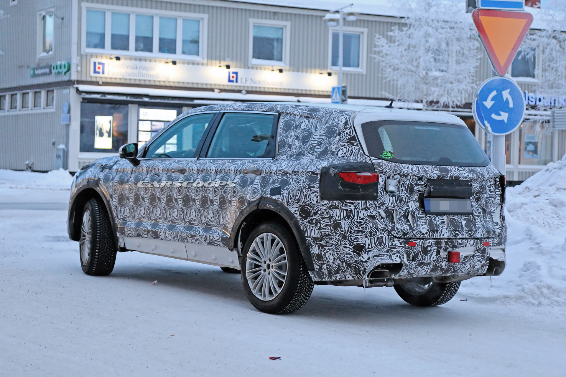 2020-Brilliance-SUV-Scoop-22 China’s Brilliance Caught Testing Seven-Seat V7 SUV In Europe