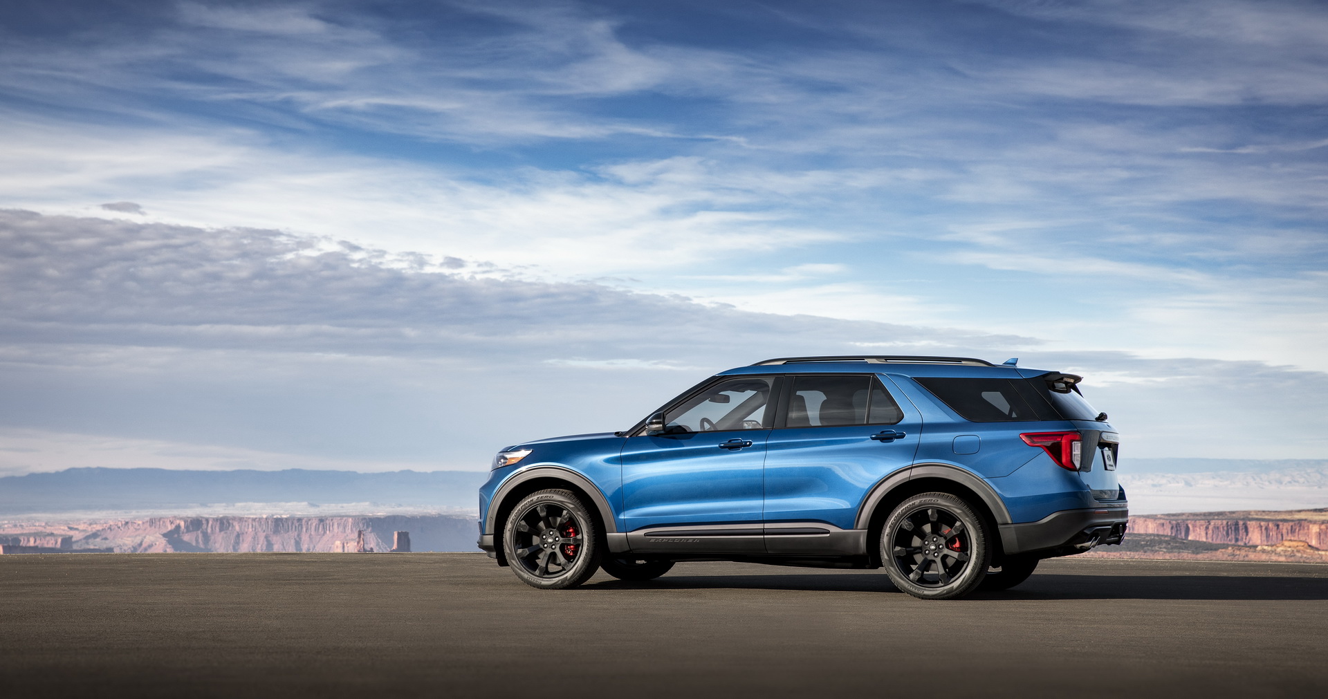 2020 ford explorer st unveiled 9 2020 Ford Explorer ST Packs 400 HP And Looks The Part