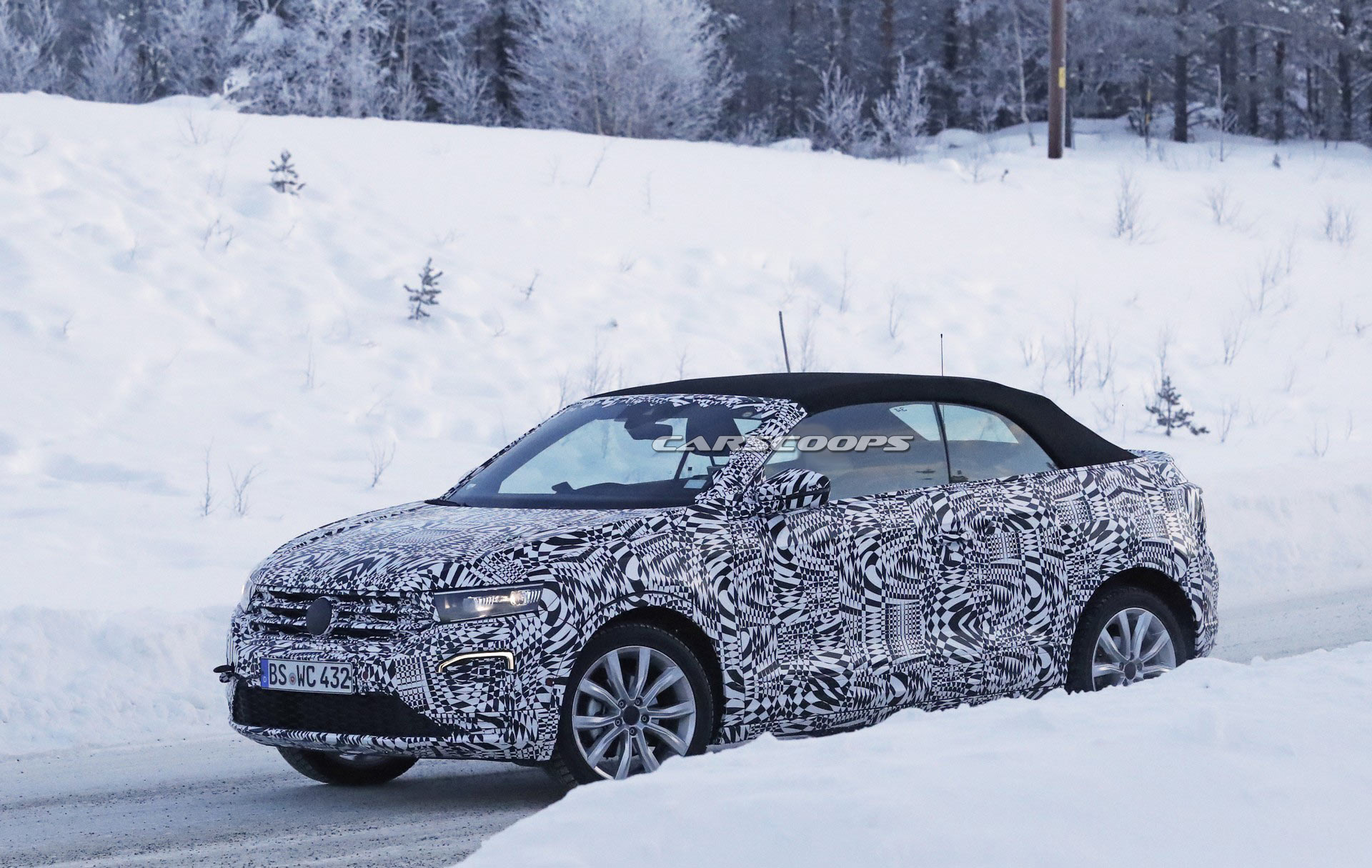 VW-T-ROC-Convertible-3 2020 VW T-Roc Convertible Is The Golf Cabriolet For The Crossover Era