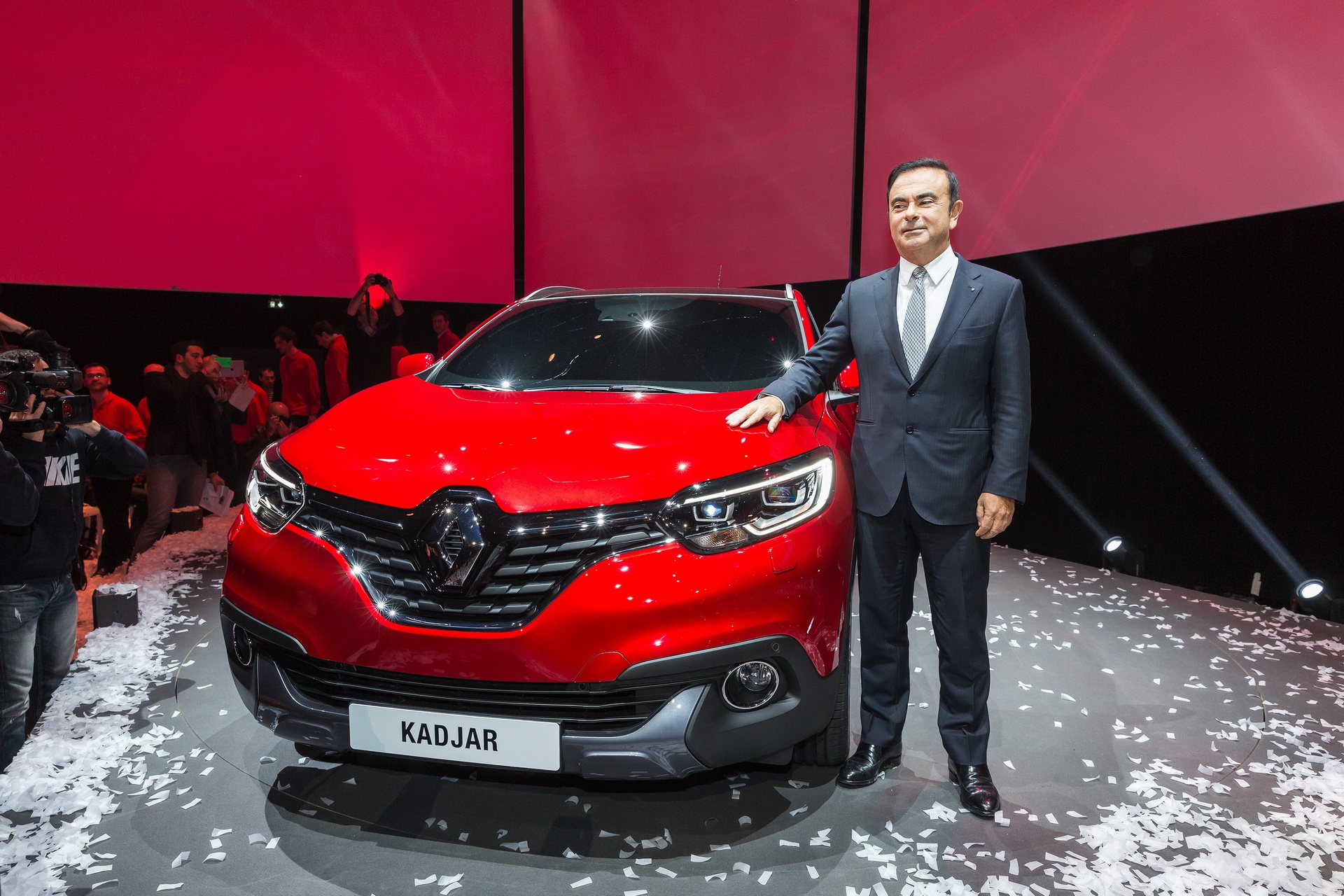 Ghosn-Renault-07 Carlos Ghosn Discussing Terms Of Resignation With Renault