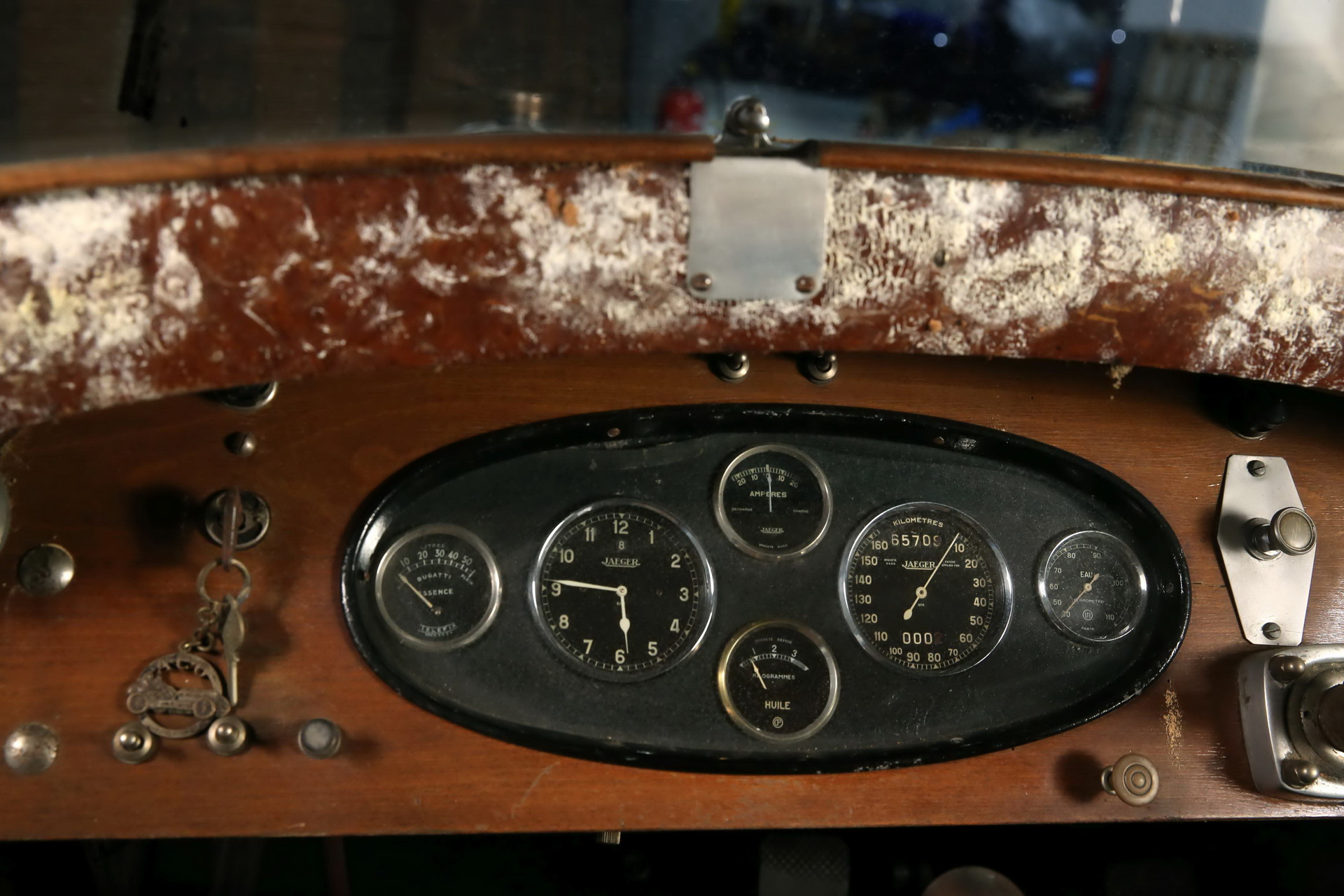 1932-Bugatti-Type-49-Berline-05 Amazing Million-Dollar Bugatti Collection Uncovered In Poor Artist’s Barn