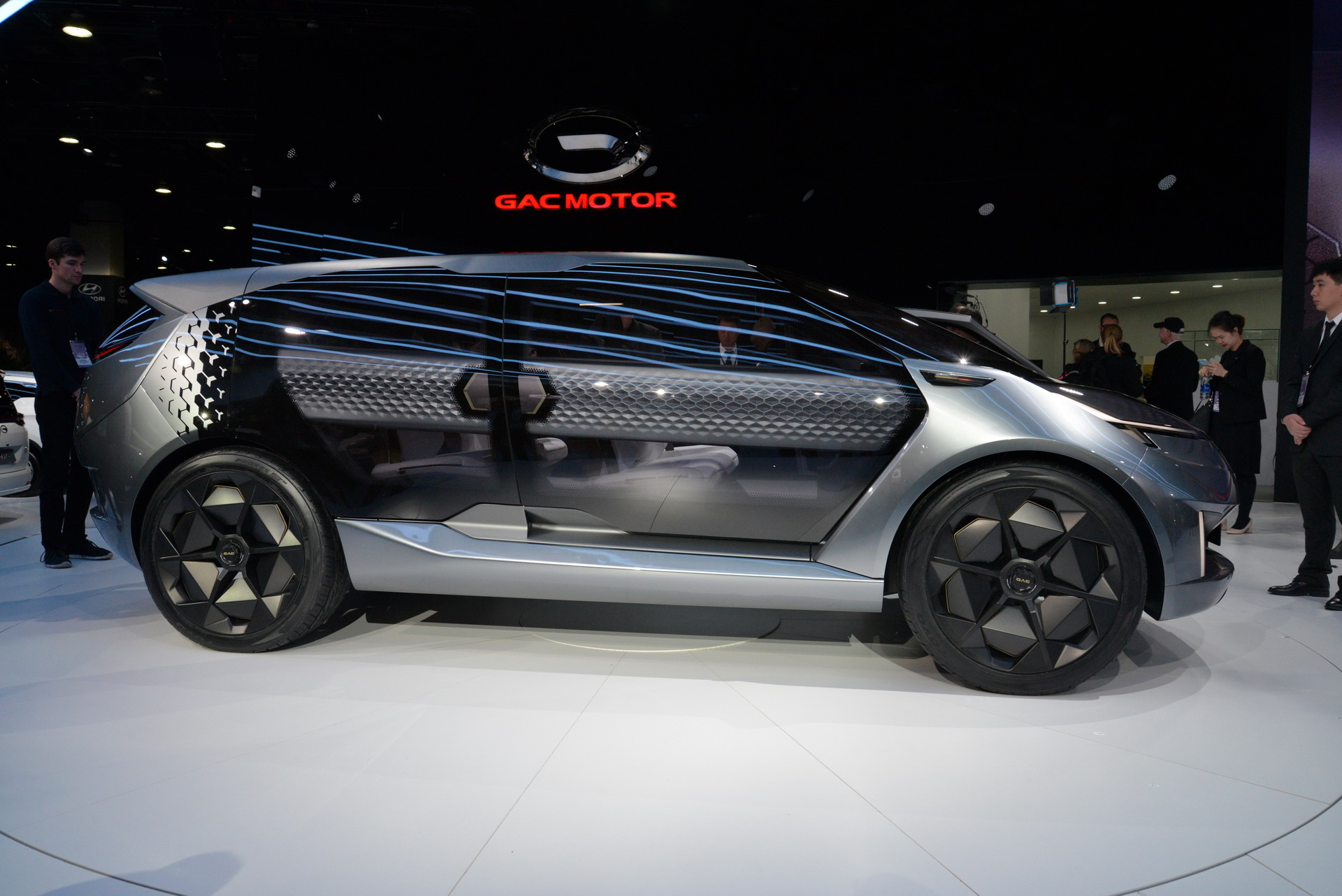 GAC Entraze 4 GAC’s 7-Seat Entranze Is Chinese Brand’s First US-Designed Concept