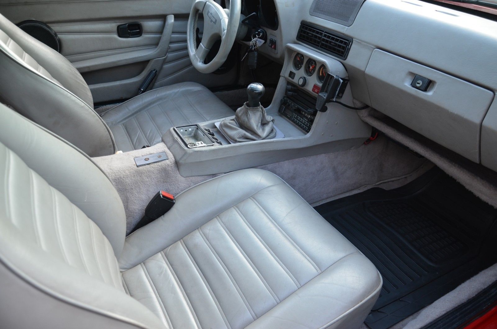 porsche 924 dp cargo shooting brake ebay 4 1-Of-3 1976 Porsche 924 Shooting Brakes Lands On eBay For Just Under $38,000