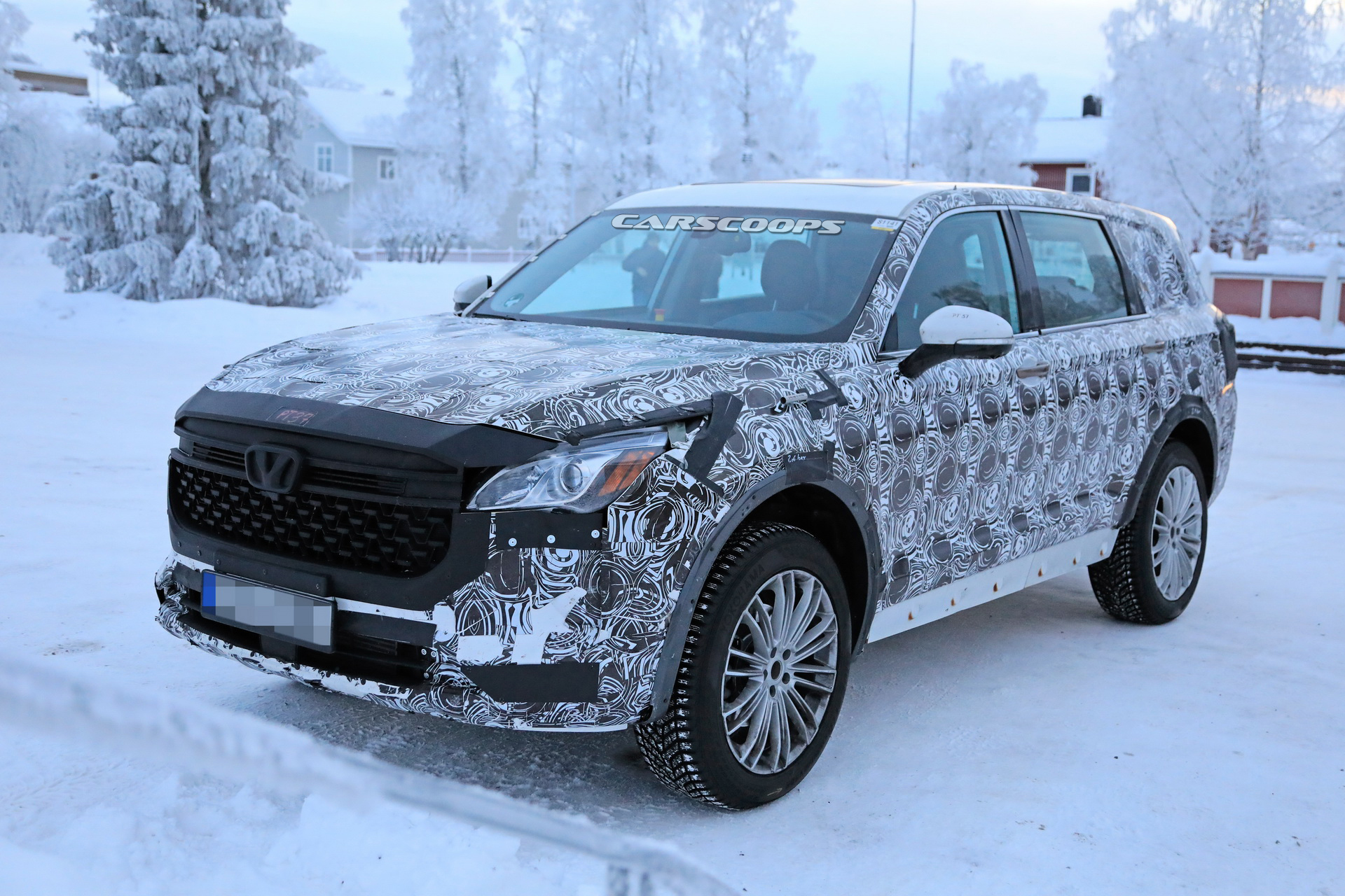 2020-Brilliance-SUV-Scoop-04 China’s Brilliance Caught Testing Seven-Seat V7 SUV In Europe