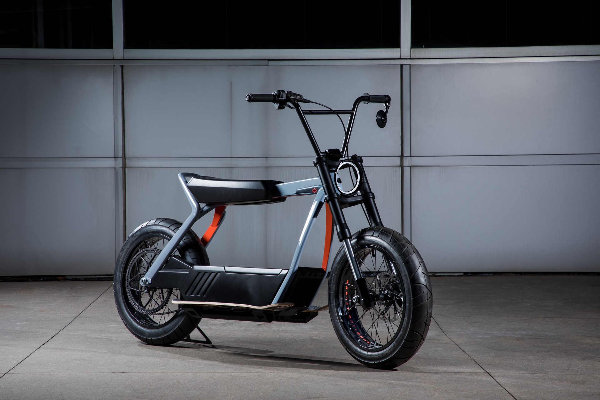 HD-Electric-Concept-4 Harley-Davidson’s Electric LiveWire Bike Has 110 Mile Range, Costs $29,799