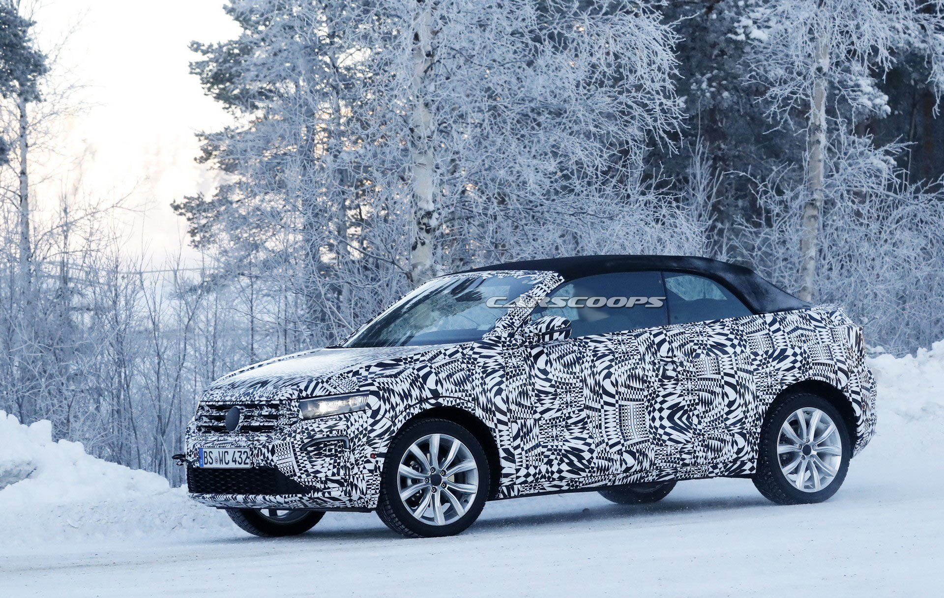 VW-T-ROC-Convertible-15 2020 VW T-Roc Convertible Is The Golf Cabriolet For The Crossover Era