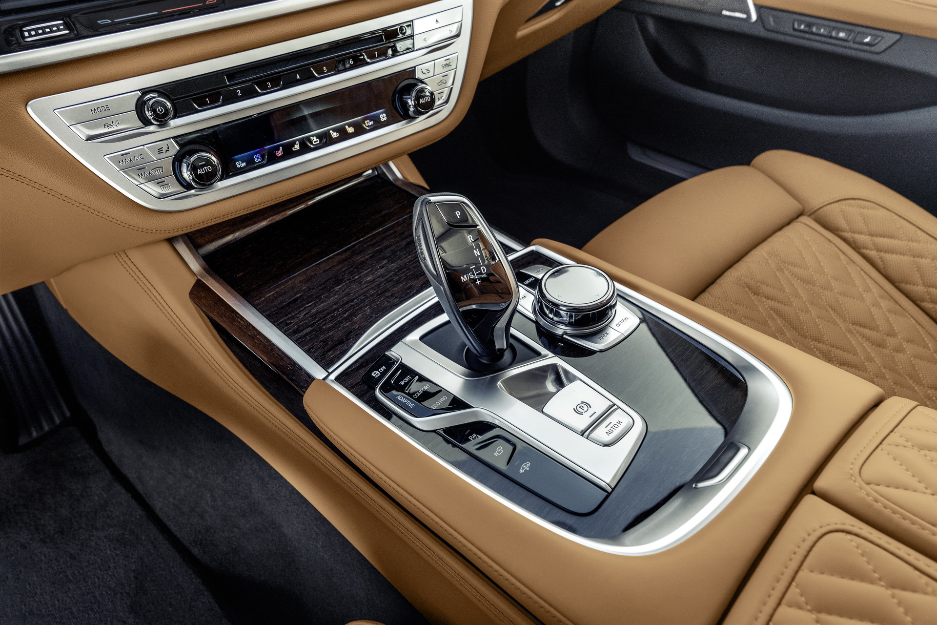 2019-BMW-7-Series-47 2020 BMW 7-Series Flagship Sedan Goes Official With Bold Update