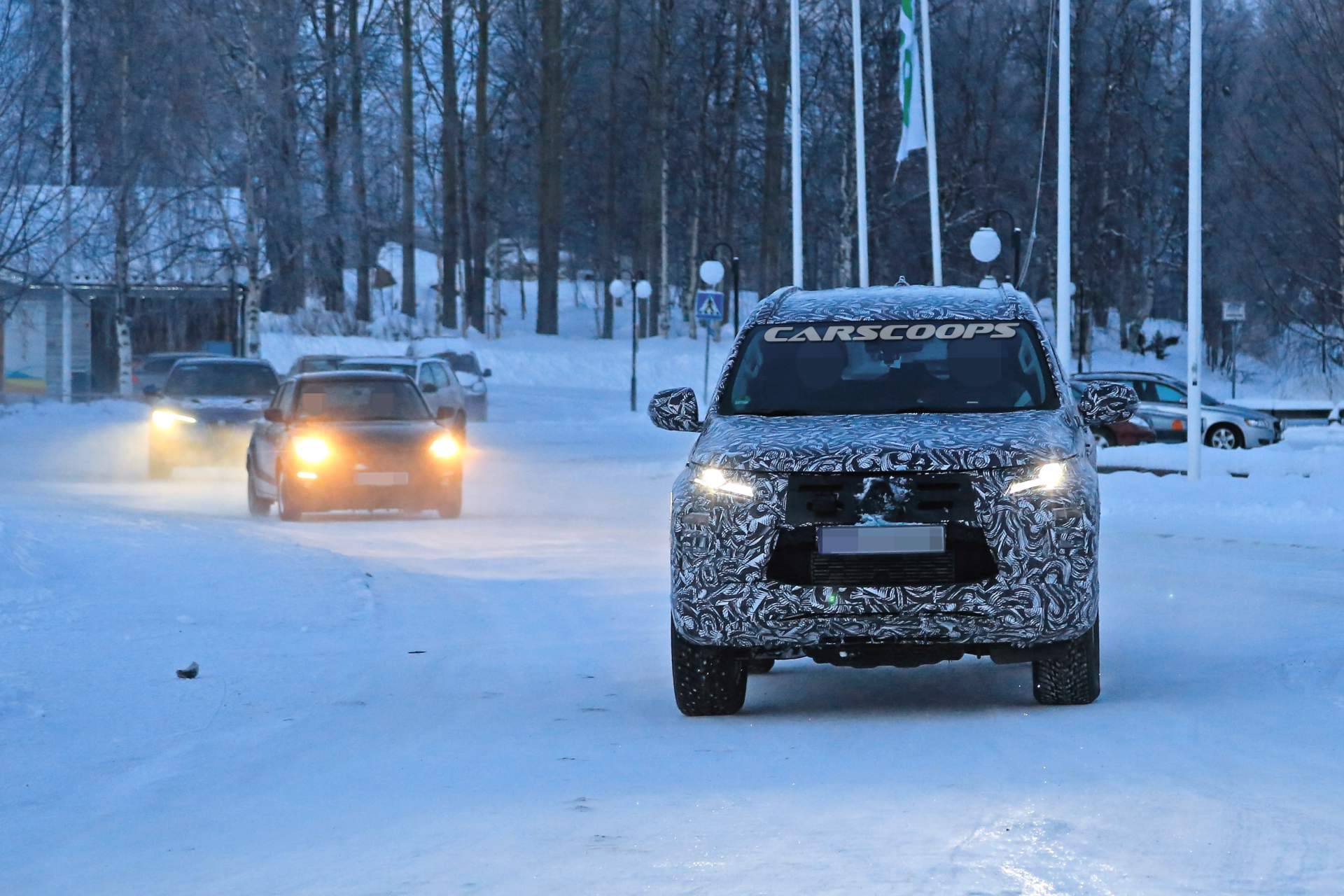 2020 Mitsubishi Pajero Sport facelift spy shots 1 2020 Mitsubishi Pajero Sport Shows Updated Face Ahead Of July 25 Reveal