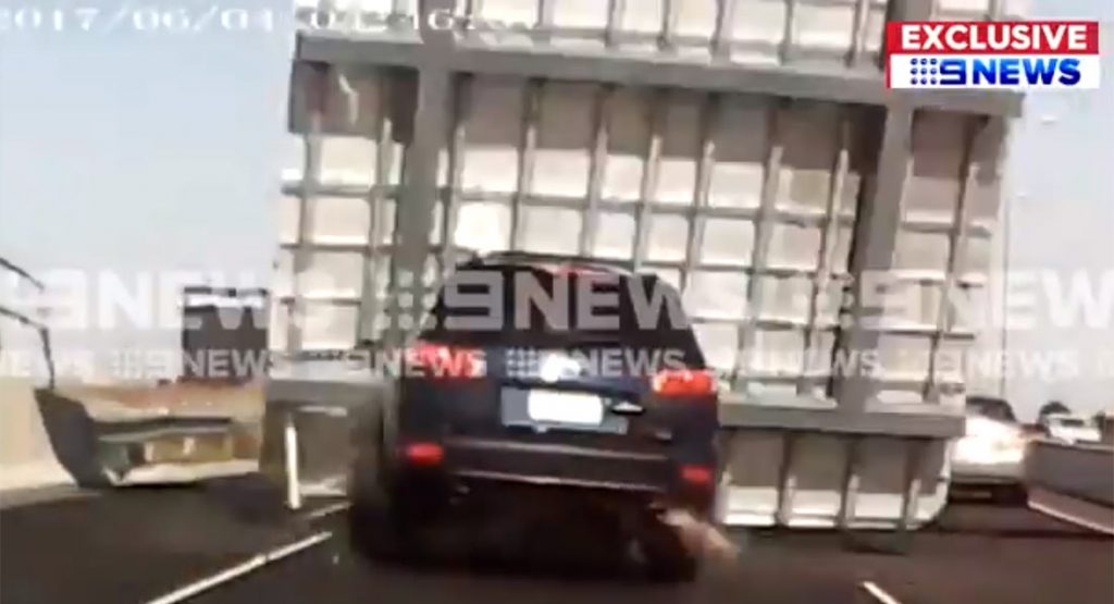 Huge Highway Sign Falls And Crushes Hyundai Santa Fe