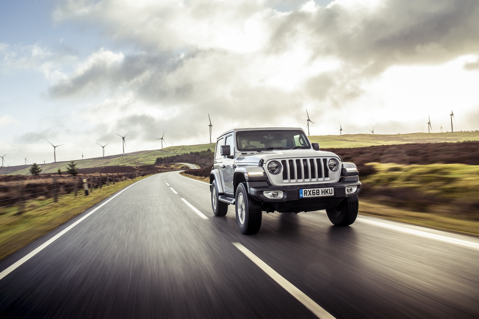 2019-Jeep-Wrangler-UK-07 2019 Jeep Wrangler Gains Four-Cylinder Petrol Option In The UK