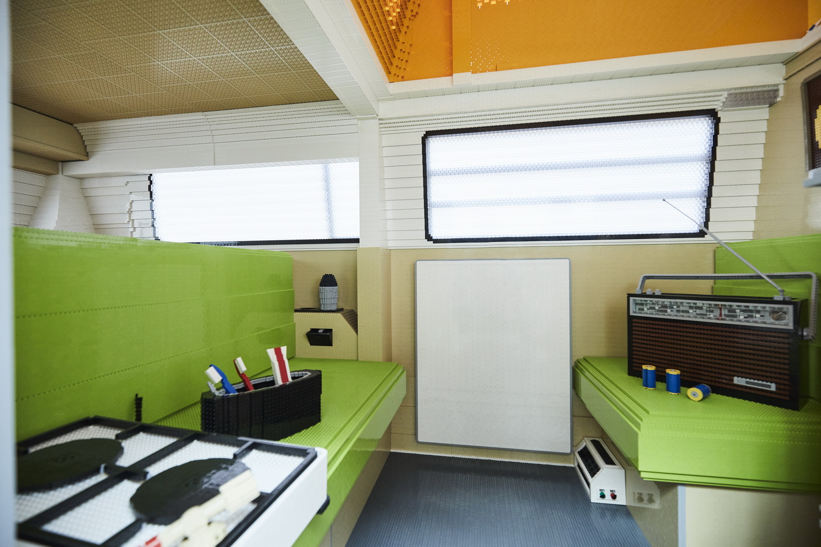 lego vw t2 bulli camper 5 Life-Size LEGO VW T2 Bulli Camper Unveiled With Pop-Up Roof