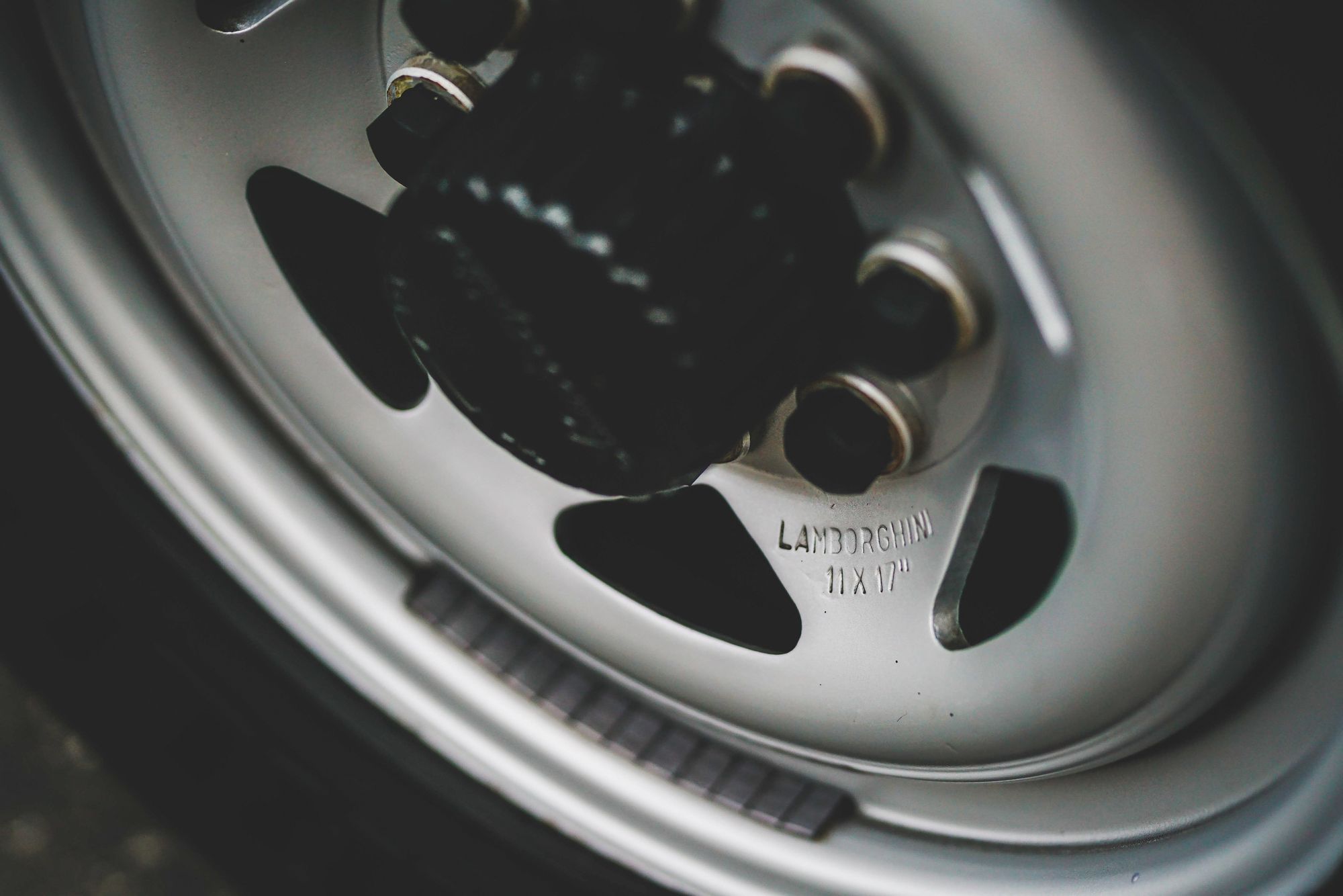 Lamborghini-LM002-24 Go To Florida, Buy A Lamborghini LM002, Enjoy Its Brutality