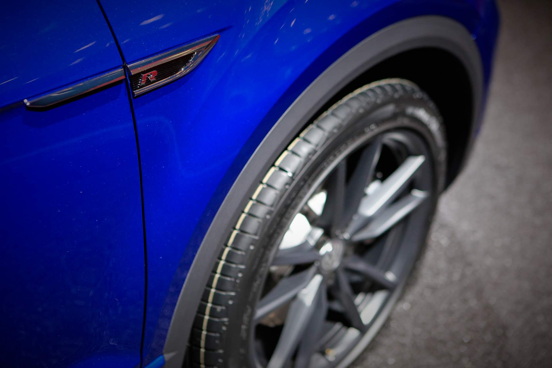 89 VW T-Roc R Unveiled With 300 PS, Does 0-100 Km/h In 4.9 Seconds