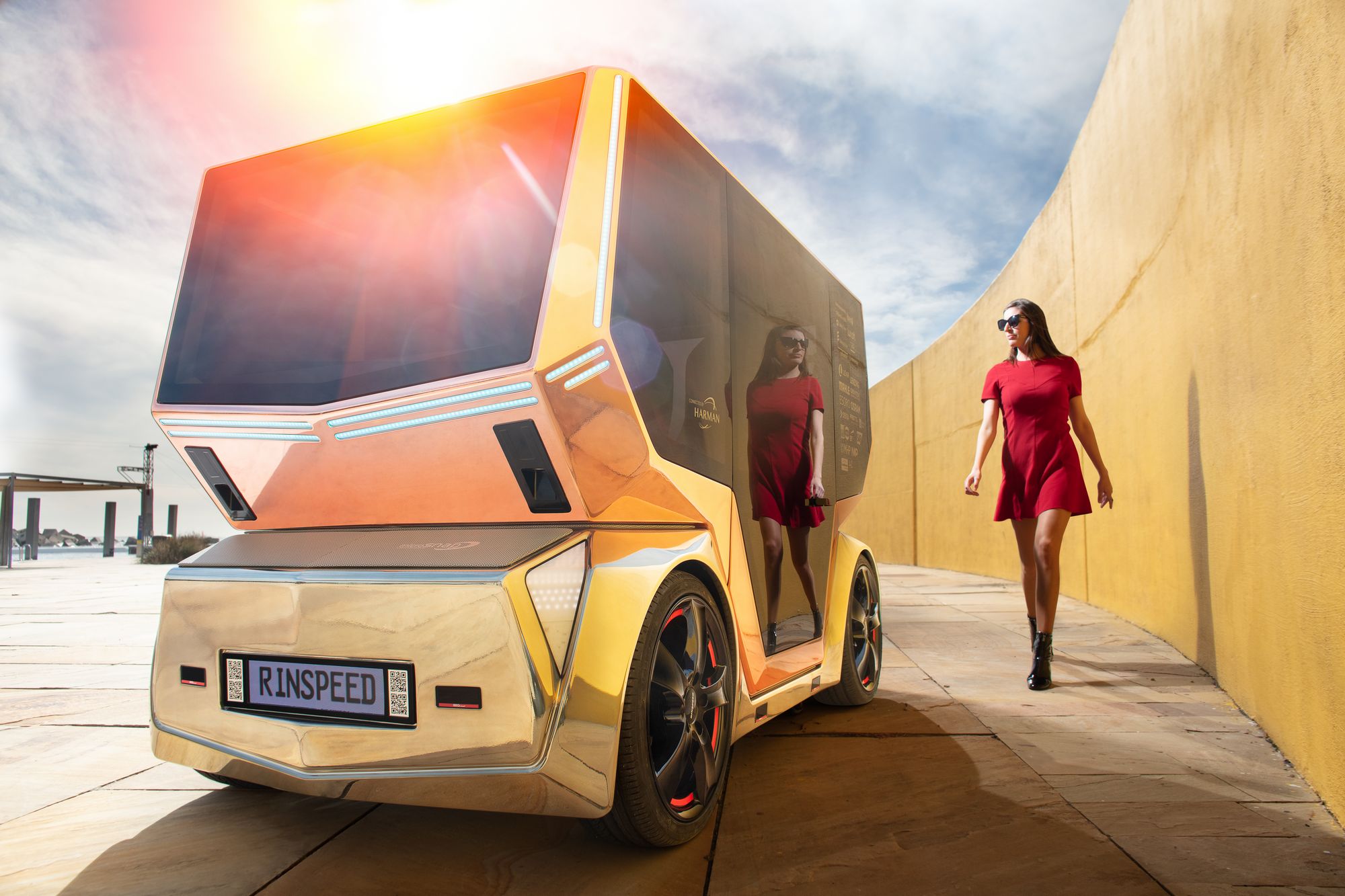 Rinspeed-microSNAP-22 Rinspeed microSNAP Is The EV Pod With A Thousand Faces