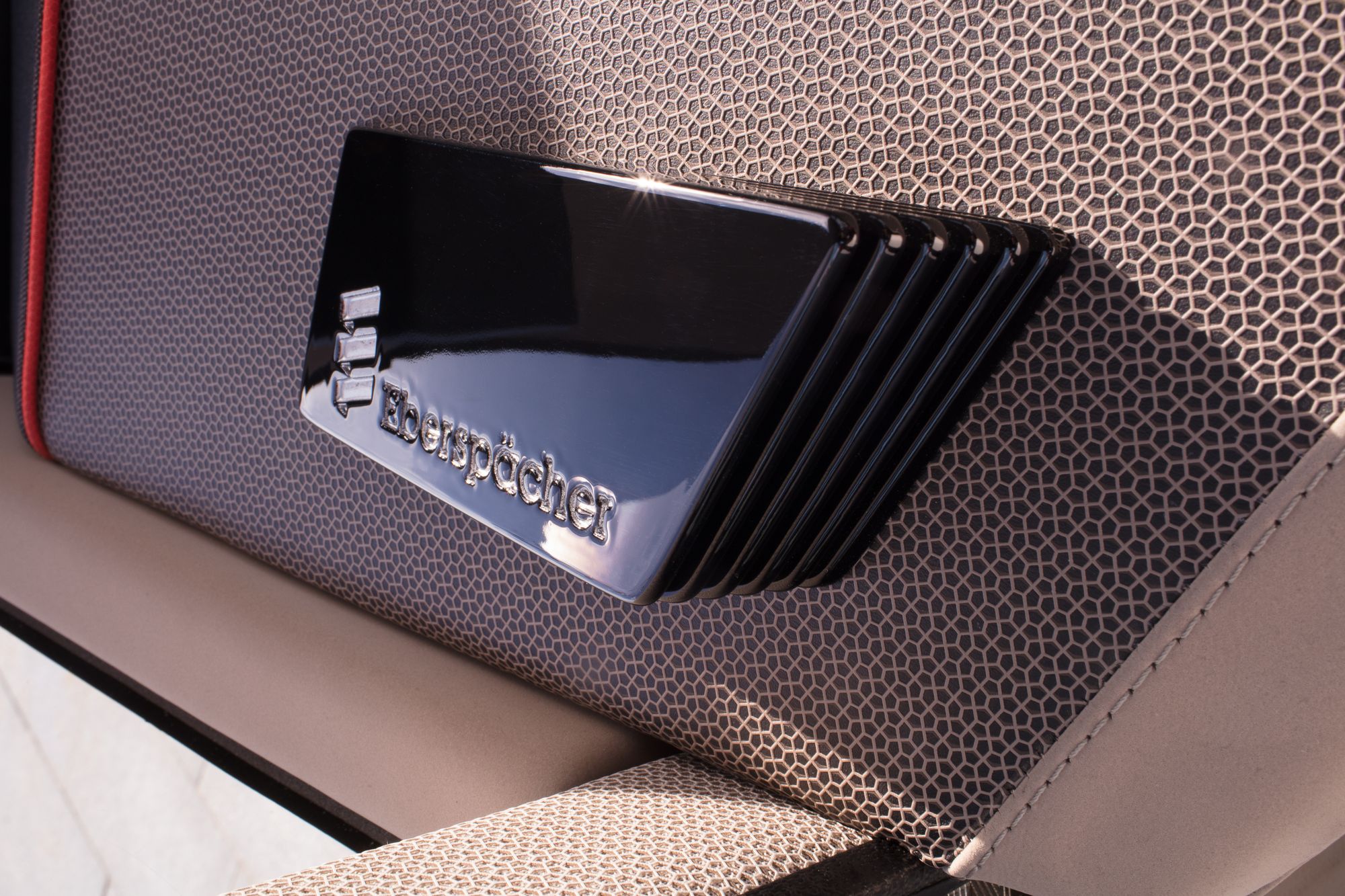 Rinspeed-microSNAP-58 Rinspeed microSNAP Is The EV Pod With A Thousand Faces