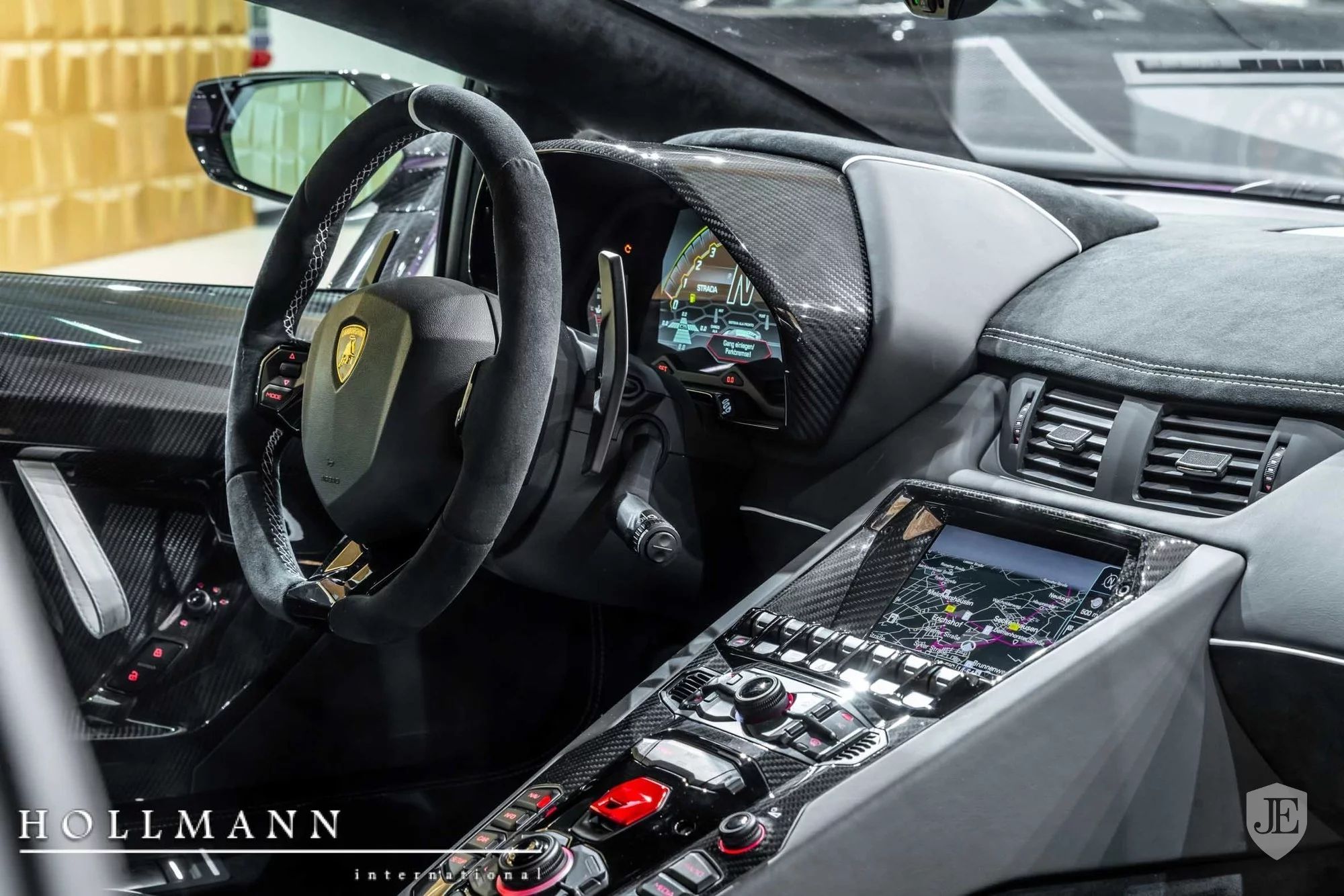 Lamborghini-Aventador-SVJ-21 White And Gold Lamborghini Aventador SVJ Is Screaming To Be Adopted