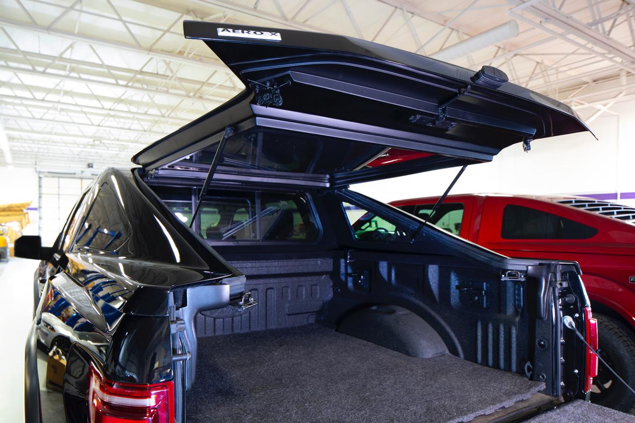 Ford-F150-Fastback-3 Ford F-150 With Mustang Mach 1-Inspired Fastback Bed Cap Just Looks Weird