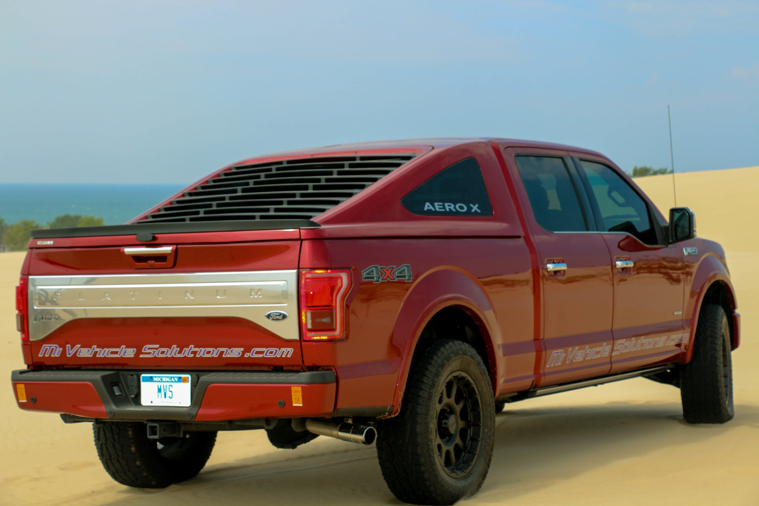 Ford-F150-Fastback-14 Ford F-150 With Mustang Mach 1-Inspired Fastback Bed Cap Just Looks Weird