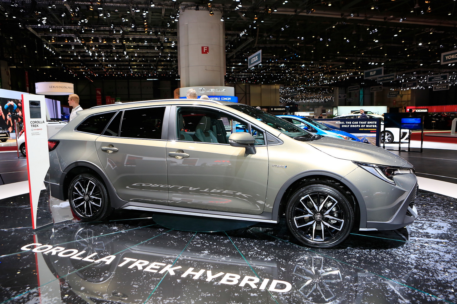 2019-Toyota-Corolla-Trek-06 Toyota Corolla GR Sport And Corolla Trek Join The Model’s European Family