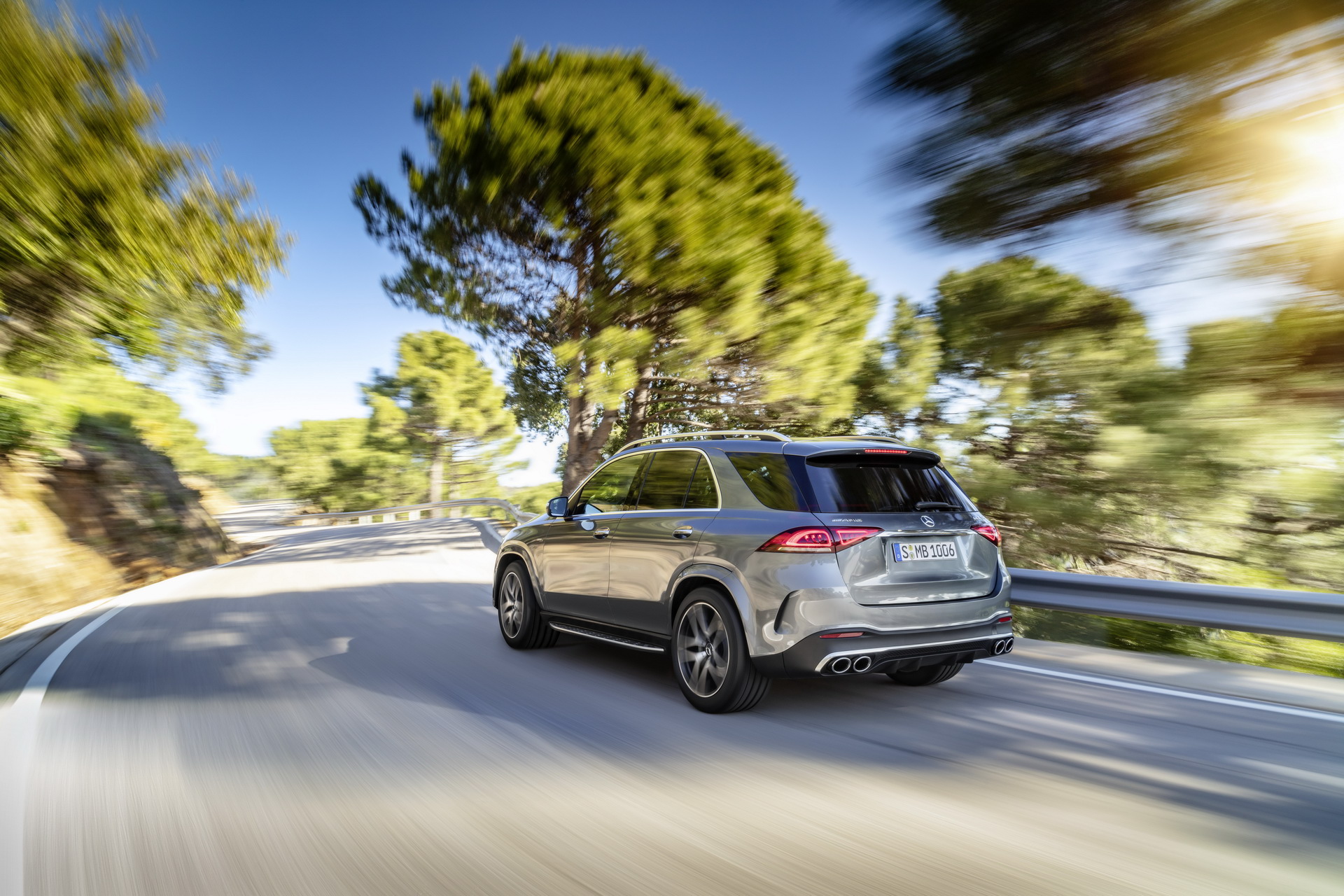 2020 Mercedes-AMG GLE 53 4MATIC 25 2020 Mercedes-AMG GLE 53 4MATIC+ Has Straight-Six With Twin Turbos And An Electric Compressor