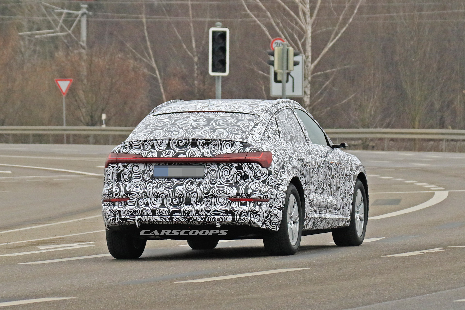 audi e-tron sportback spotted first time 10 Production 2020 Audi e-tron Sportback Looks Less Futuristic Than Concept