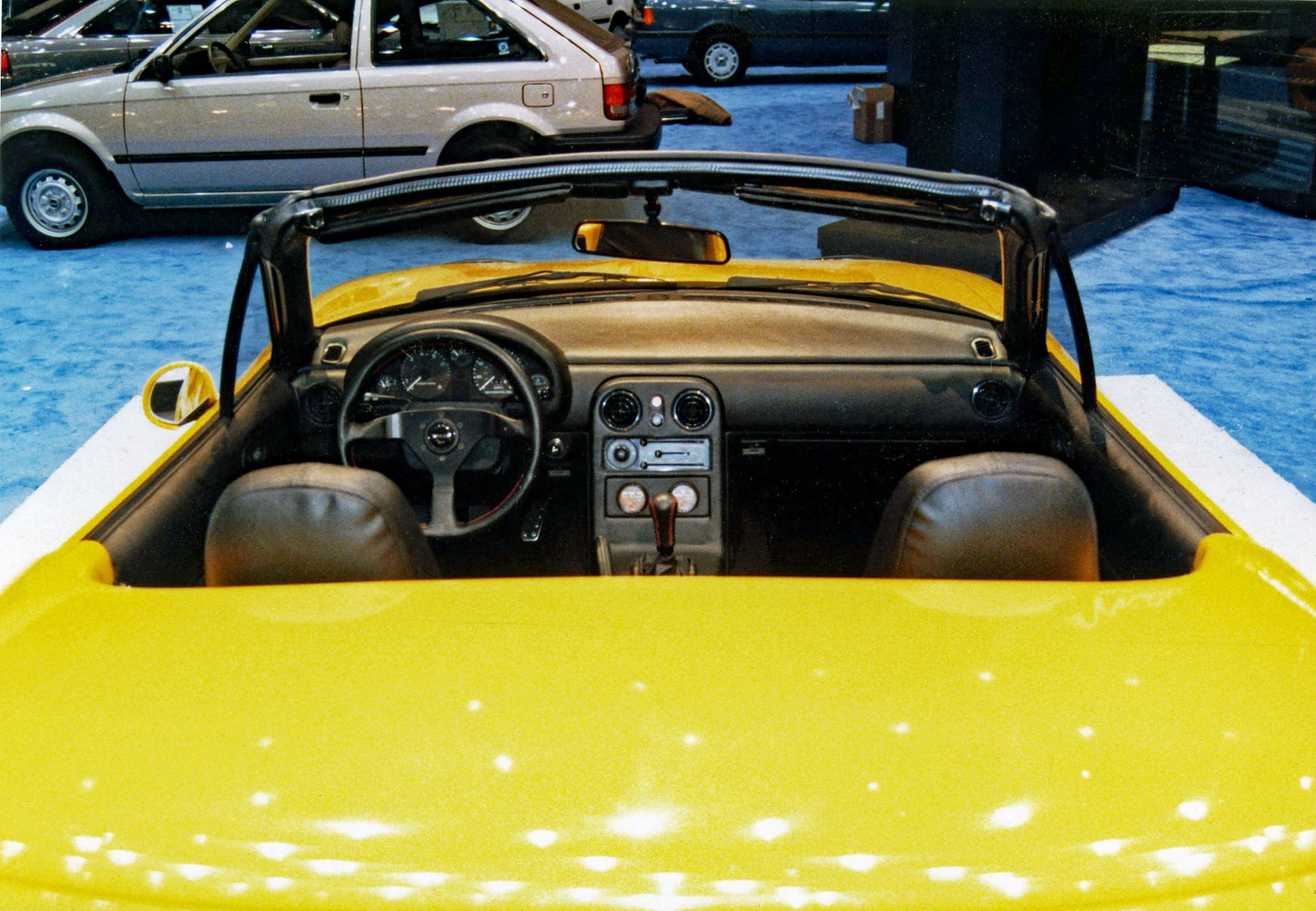 Chicago 1989 MX-5 7 New Mazda MX-5 30th Anniversary Edition Flaunts Exclusive Orange Paint, Alcantara Cabin