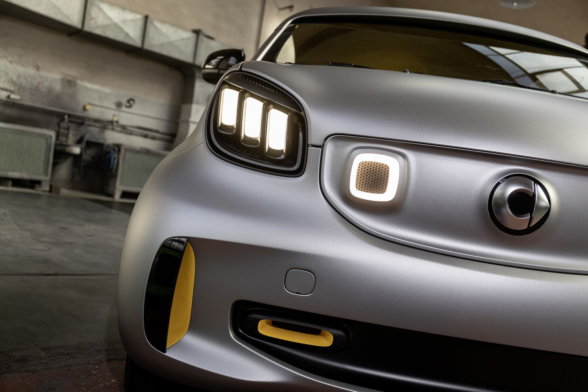 Smart-Forease-Geneva-5 Smart Forease+ Concept Is A Tiny Funky Speedster For The City