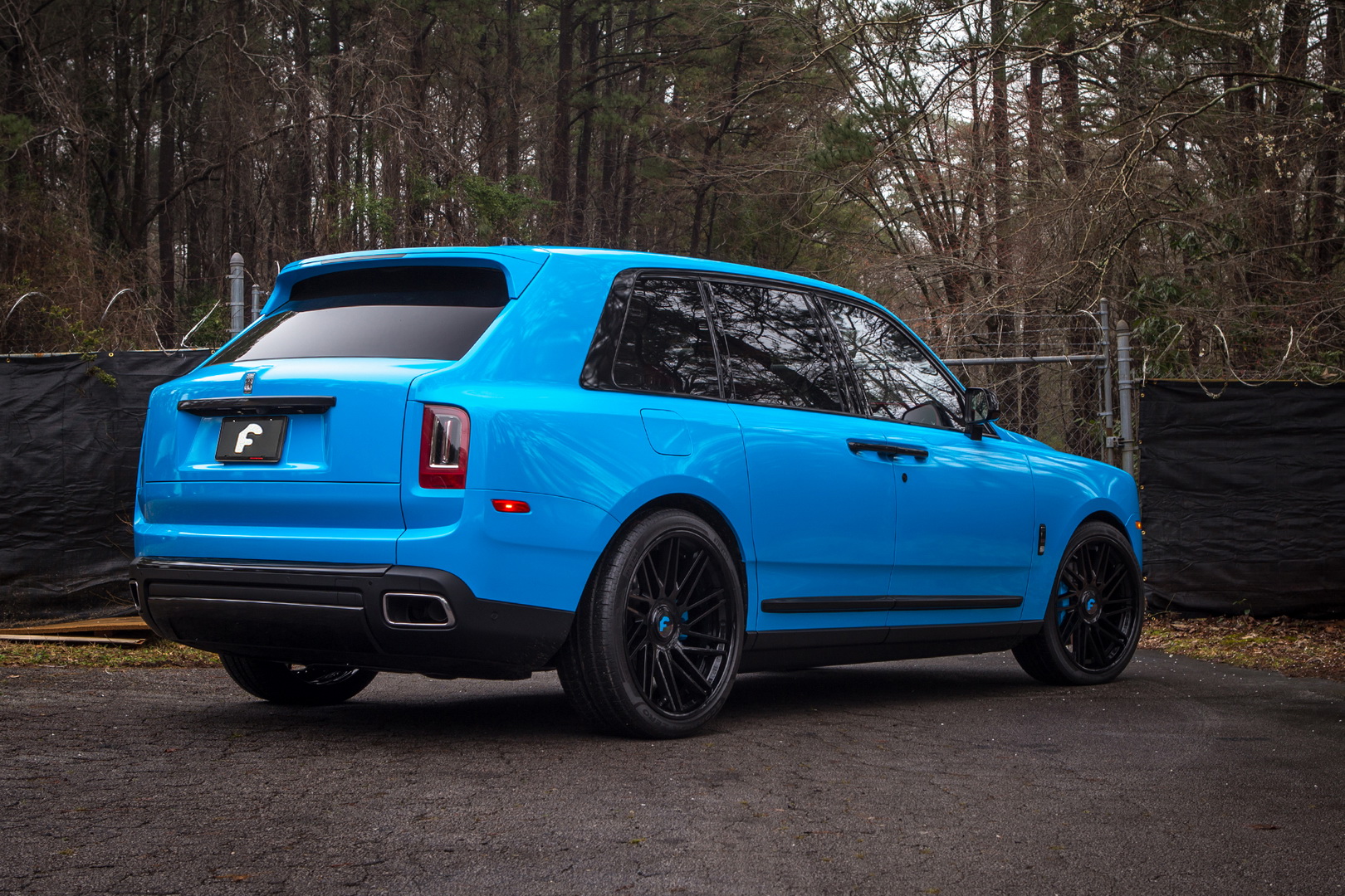 rolls-royce cullinan forgiato offset migos 5 Celeb-Owned Rolls-Royce Cullinan Gets Flashy Wrap, 24-Inch Rims