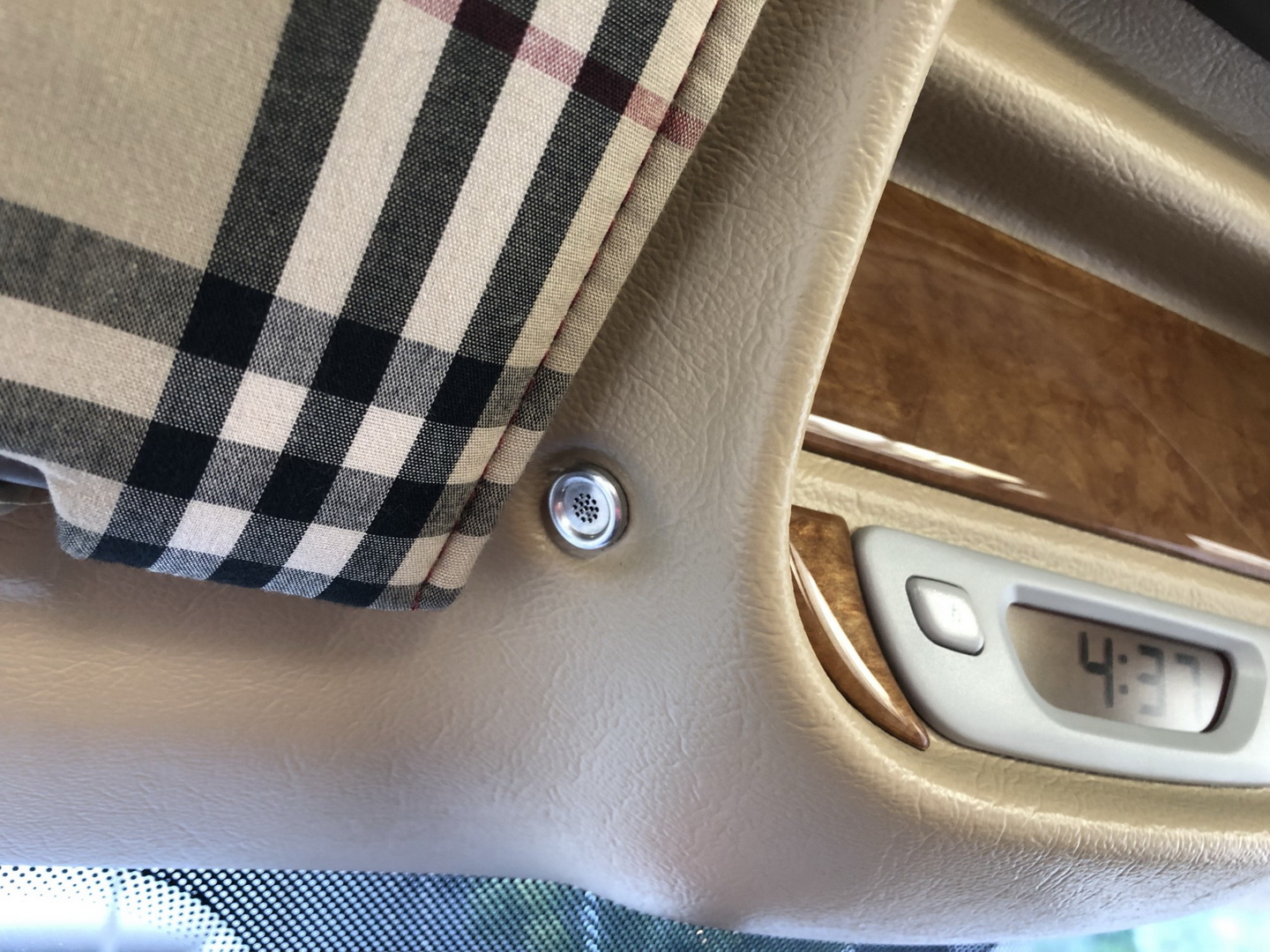 2002 london taxi burberry edition neiman marcus 40 Did You Know Neiman Marcus Offered A London Taxi Burberry Edition In The States?