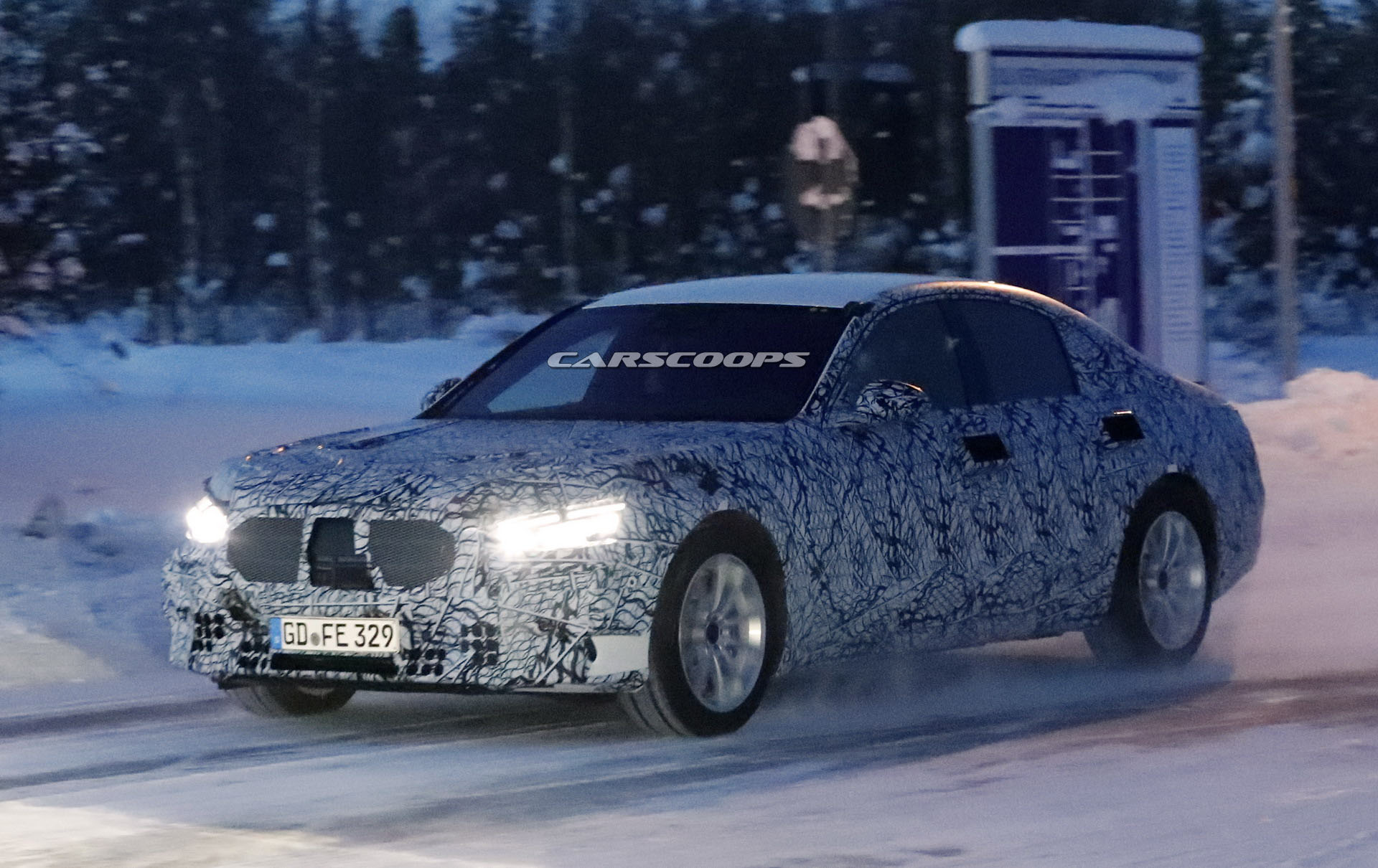 2020 Mercedes-Benz S-Class Spy 12 2020 Mercedes S-Class Gets Huge Touchscreen, Looks Bigger Than iPad Pro 12.9 (Video)