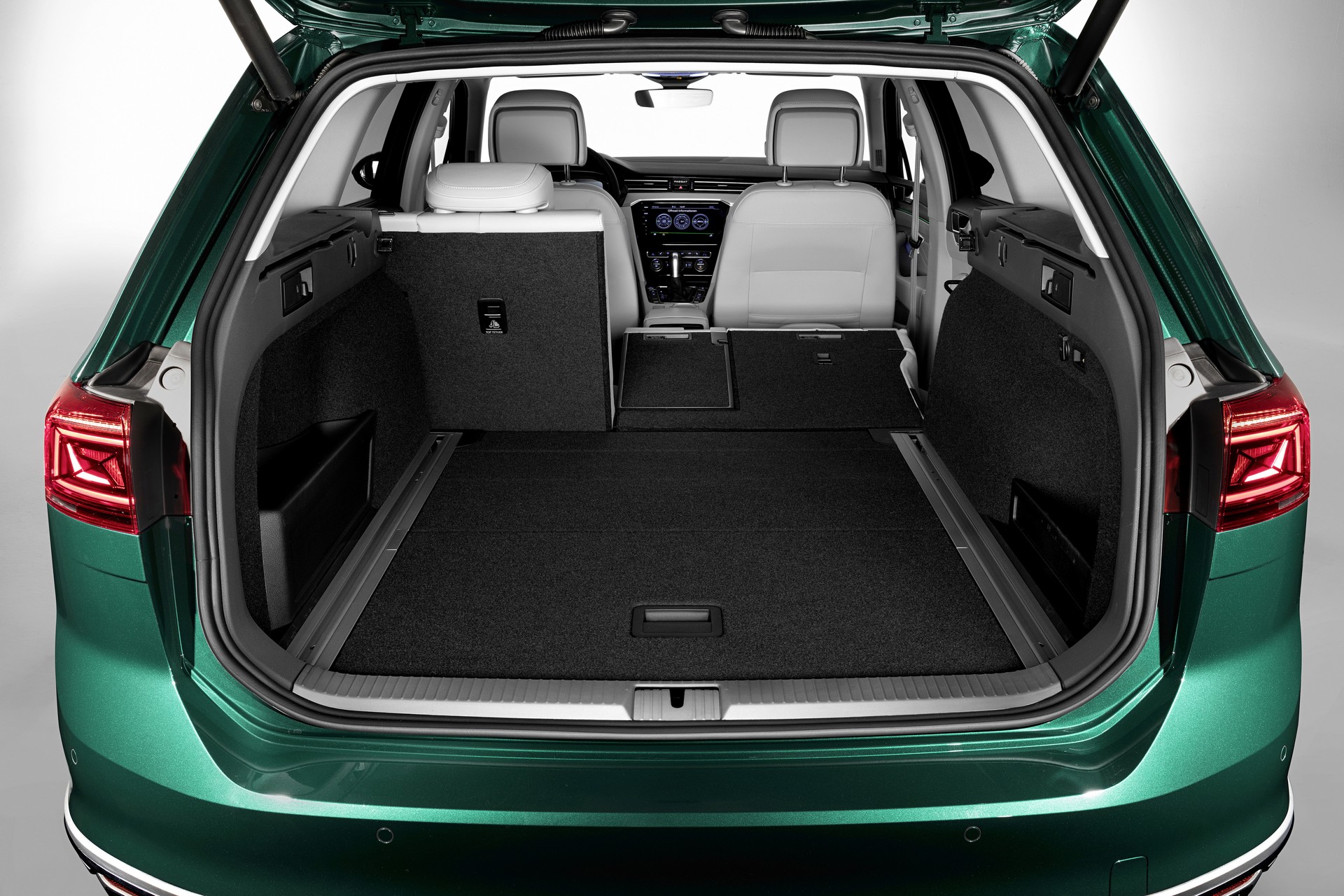 2019 VW Passat Facelift-27 Europe’s 2020 VW Passat Facelift Debuts With Updated Styling And Autonomous Tech